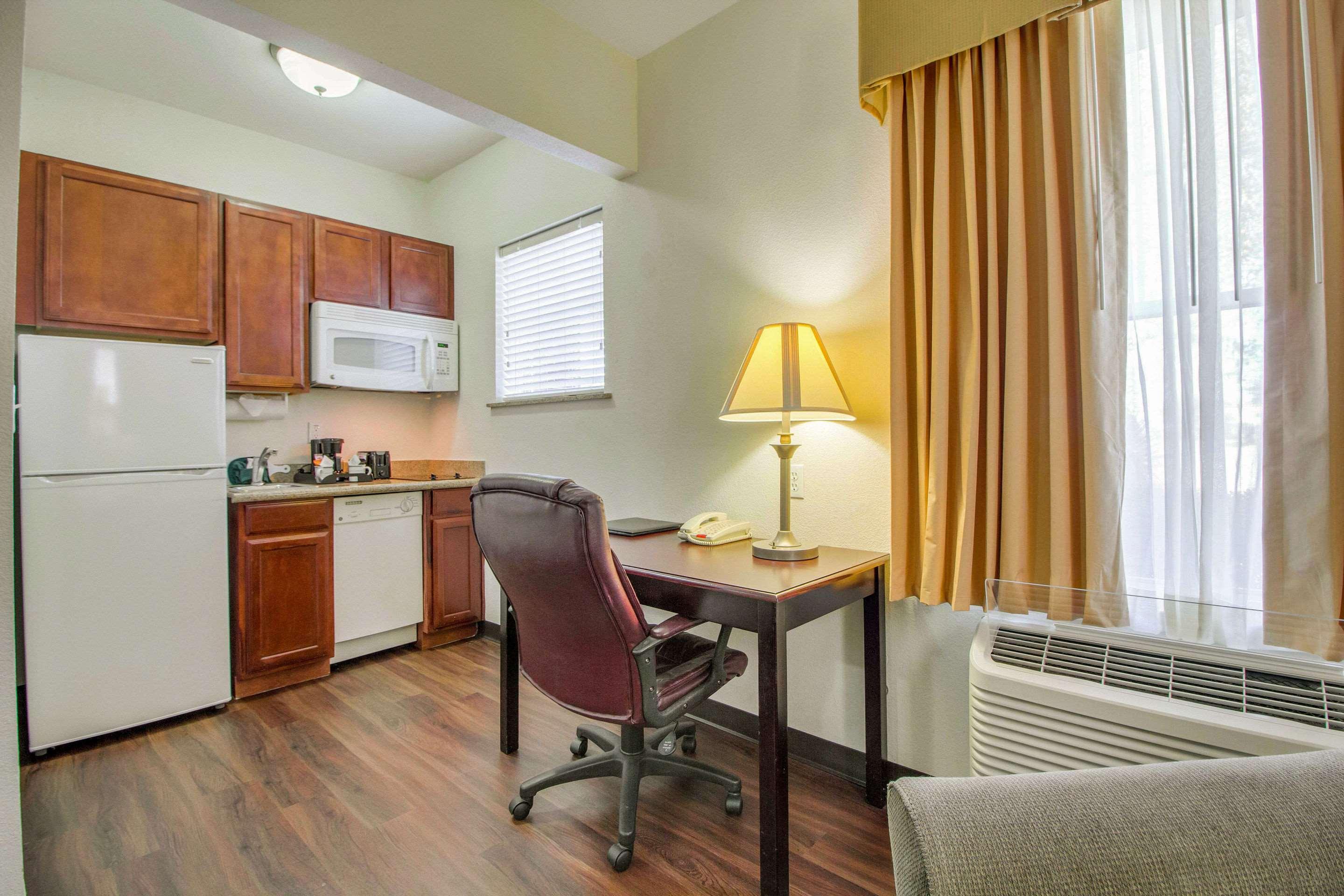 MainStay Suites Texas Medical Center/Reliant Park — photo 5