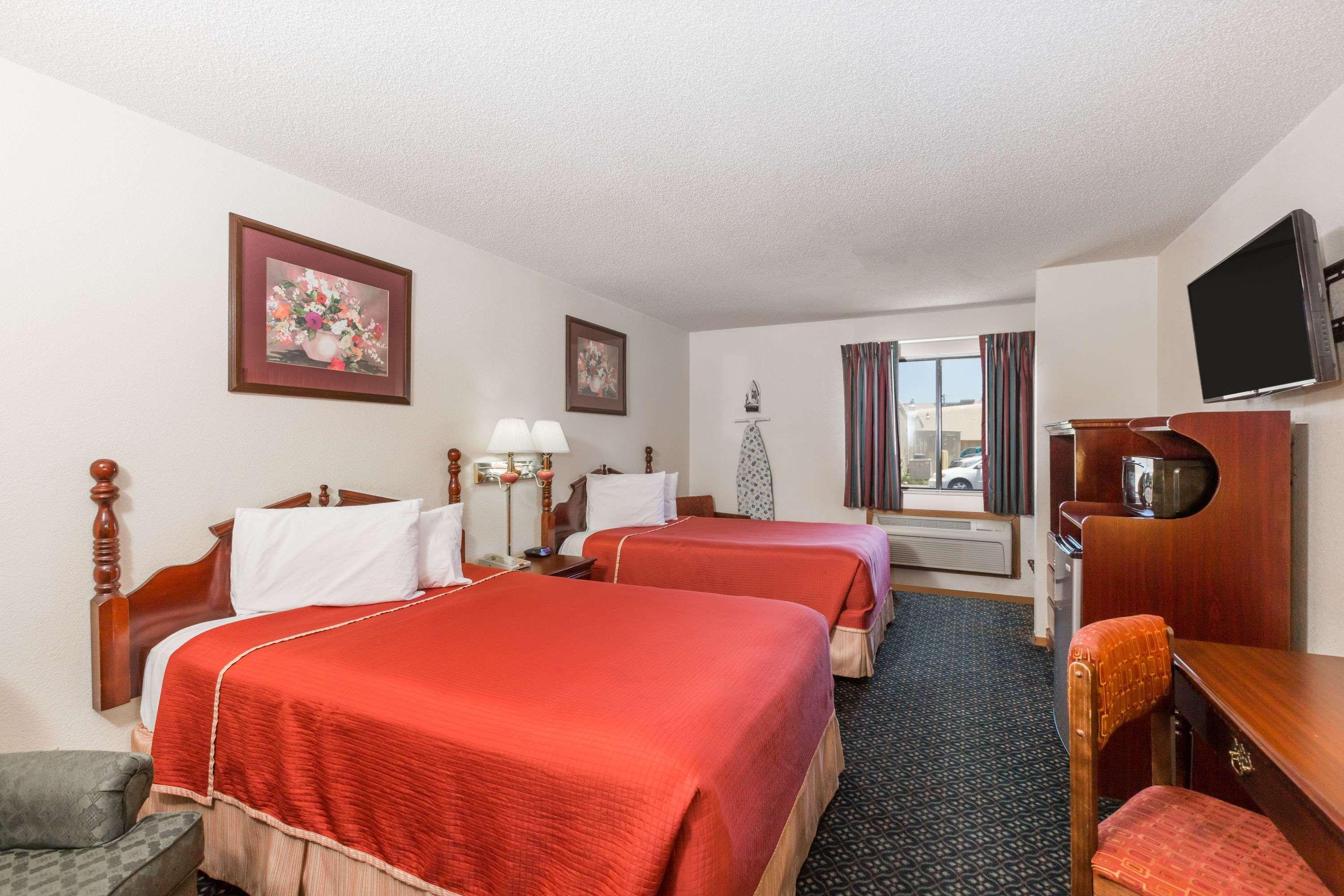 Howard Johnson by Wyndham Wichita Airport — photo 3