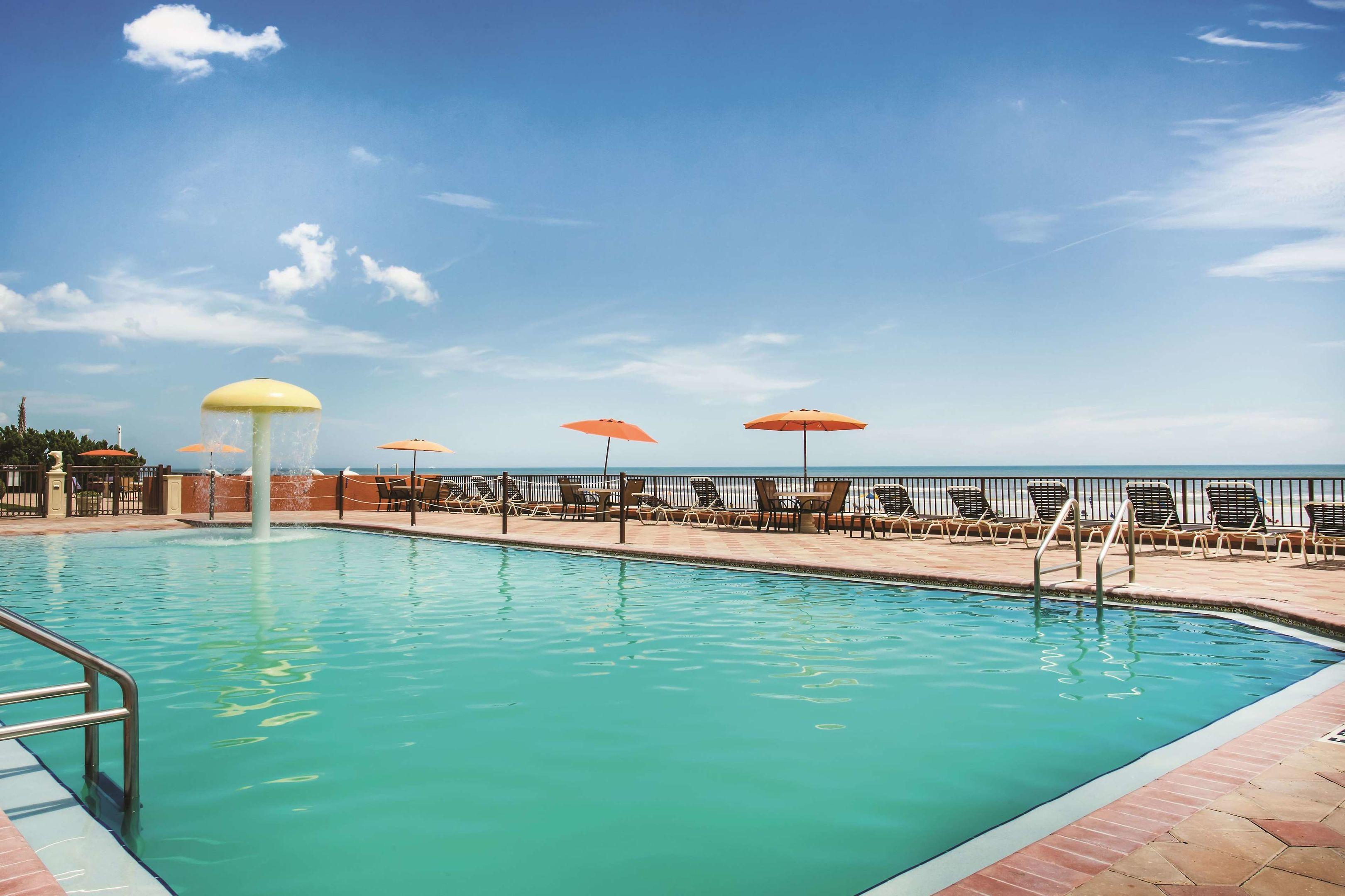 La Quinta Inn & Suites Oceanfront Daytona Beach — photo 4