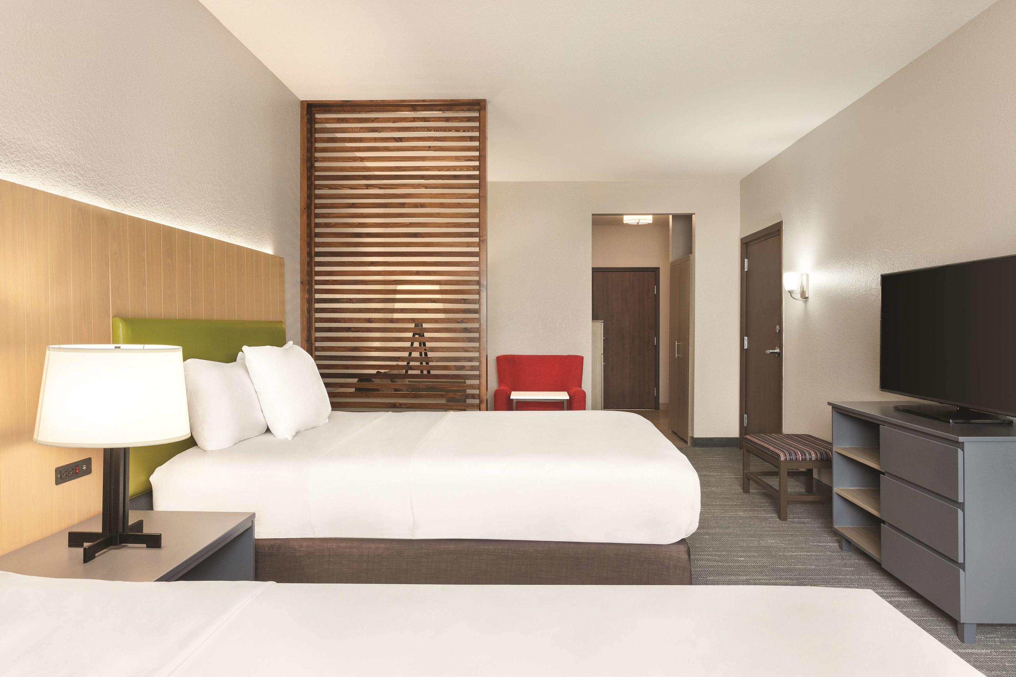 Country Inn & Suites by Radisson Byram/Jackson South — photo 4