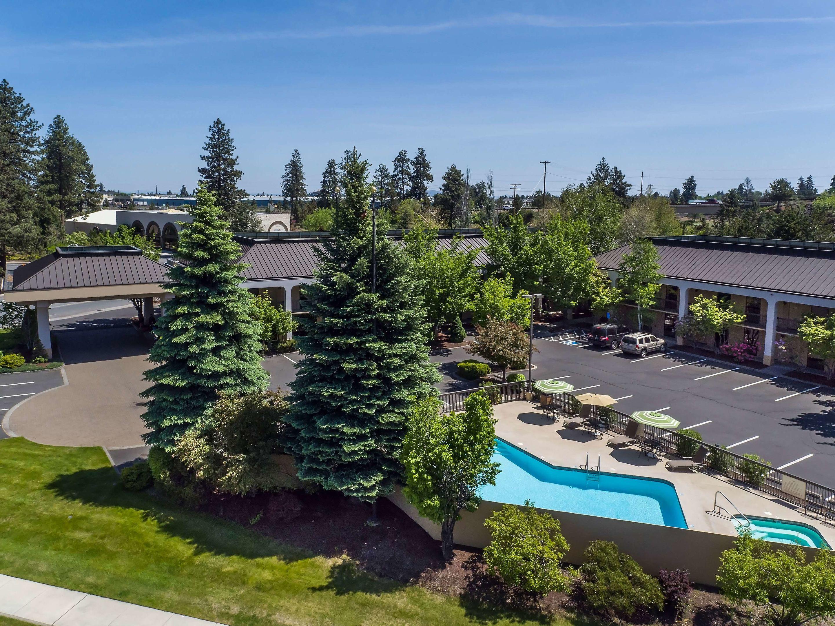 Red Lion Inn & Suites Deschutes River Bend — photo 5