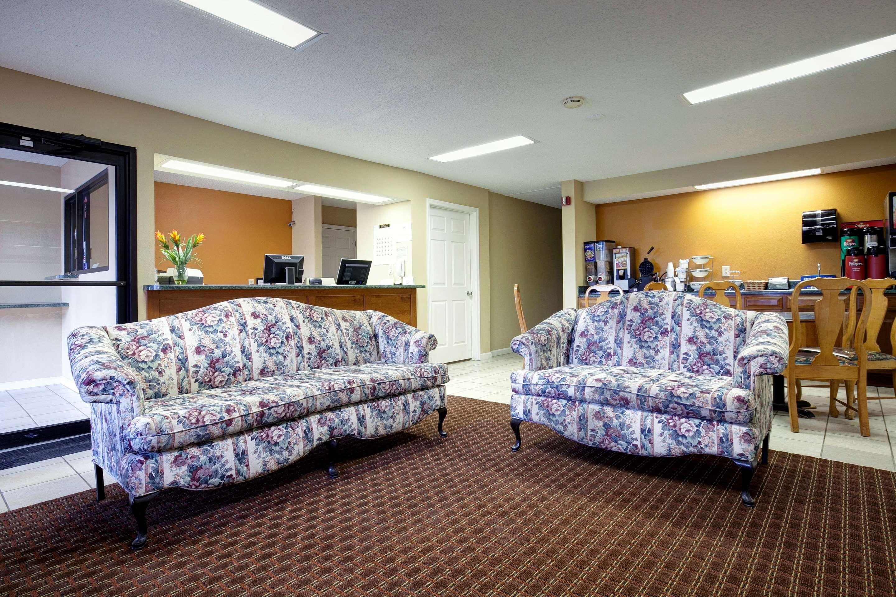 Days Inn Montezuma — photo 5