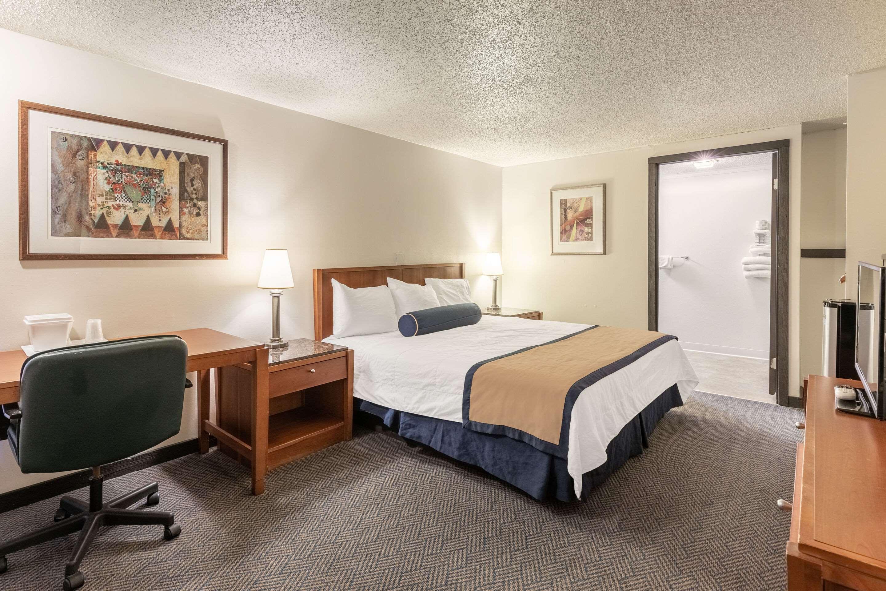 Rodeway Inn & Suites I-94 Kenosha — photo 5