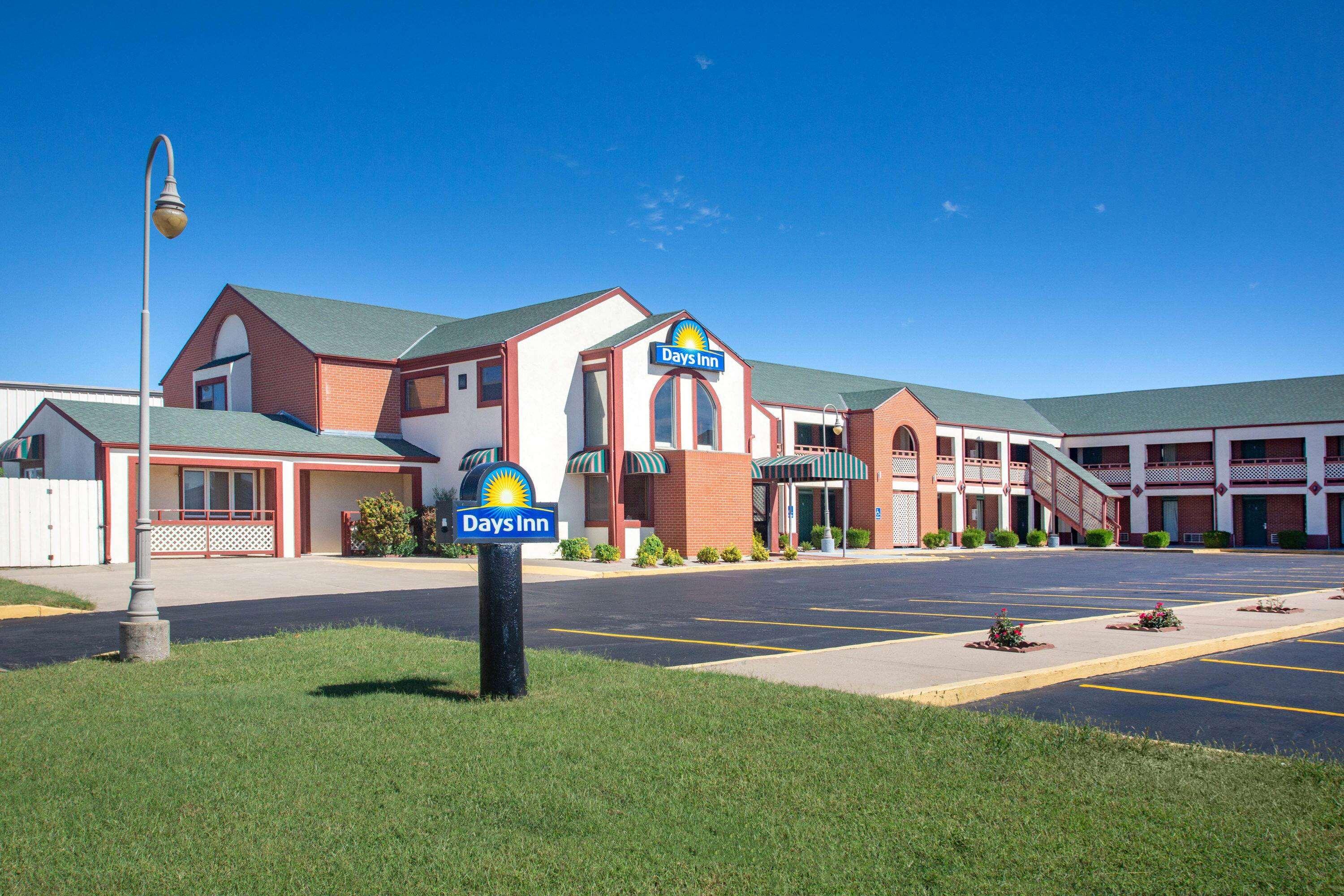 Days Inn by Wyndham Wichita West Near Airport — photo 4