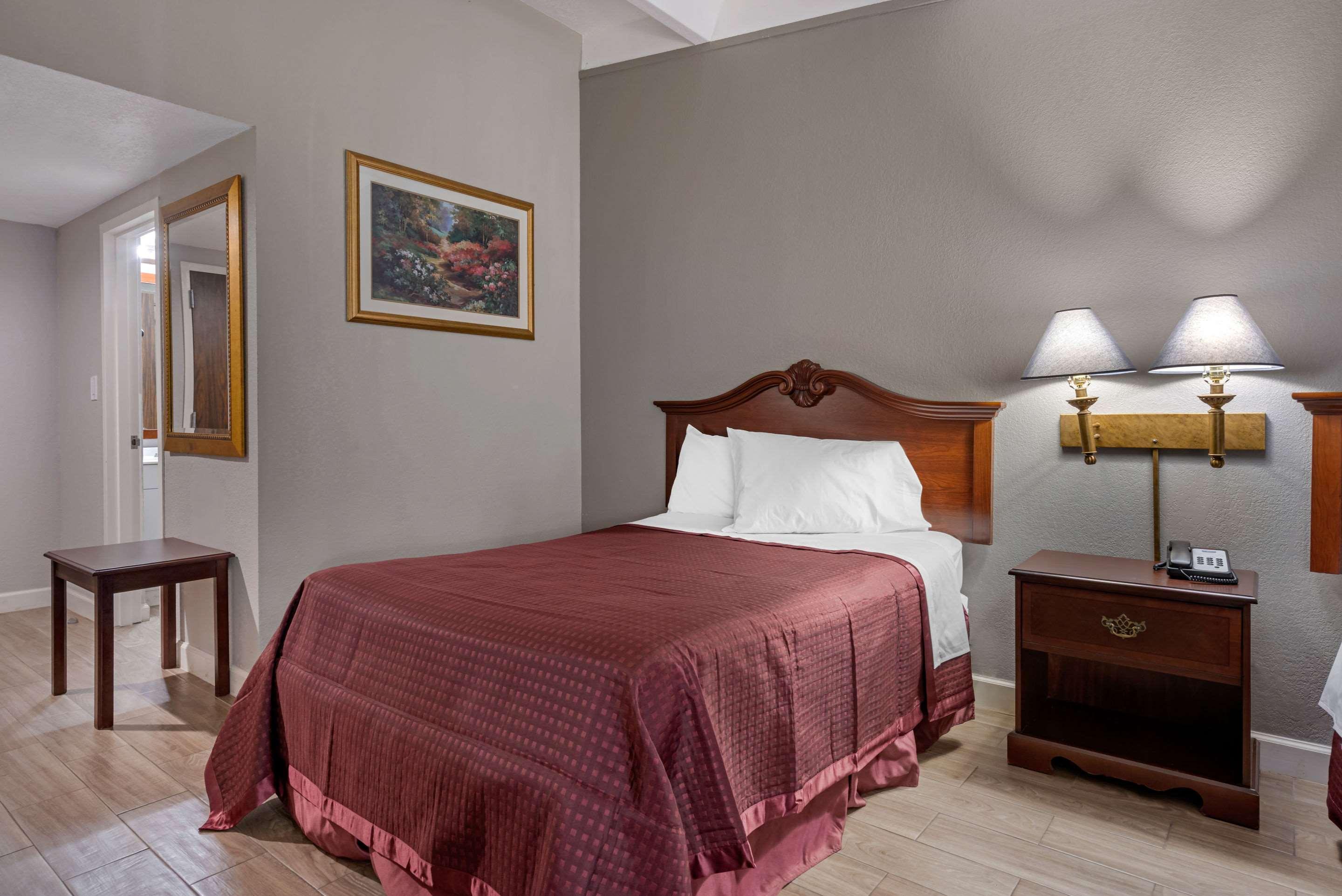 Rodeway Inn Clermont — photo 5