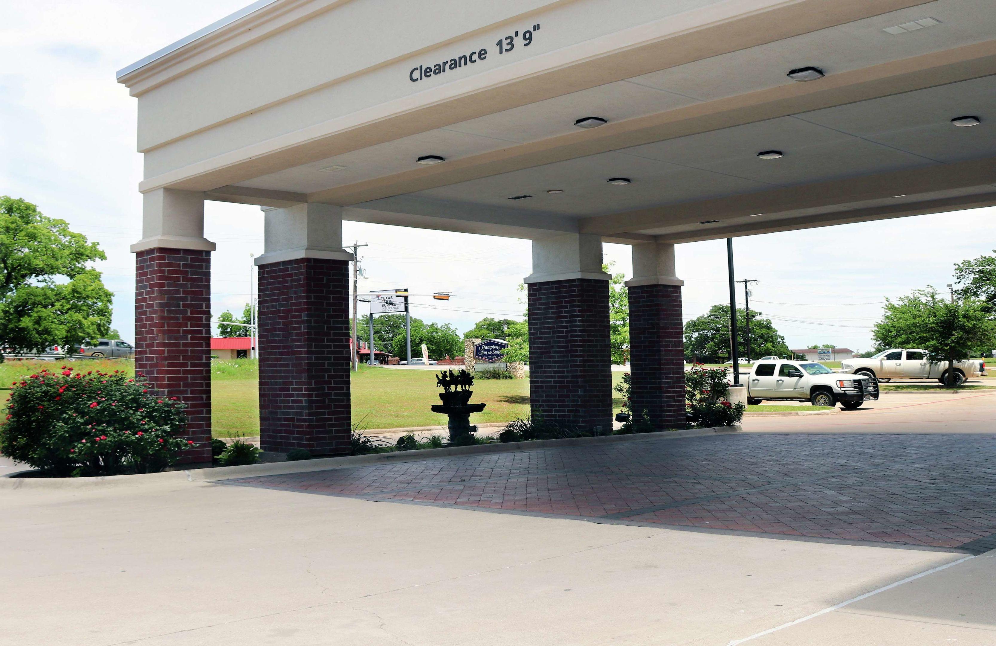 Hampton Inn & Suites Stephenville — photo 3
