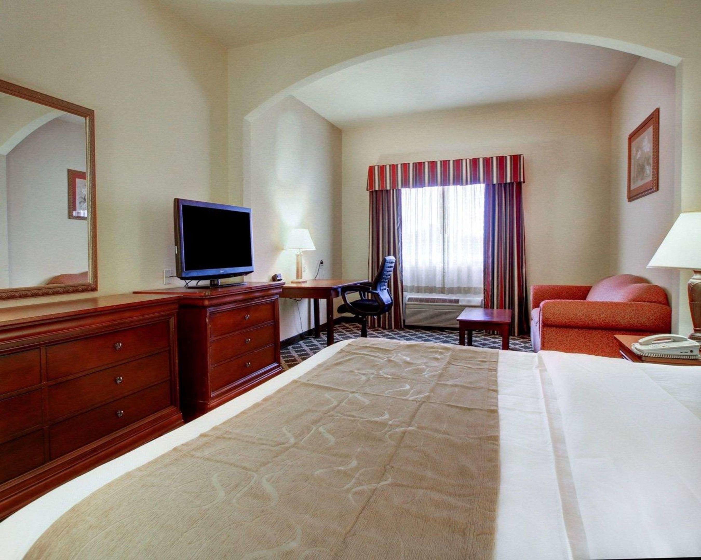 Clarion Suites Vidalia — photo 5