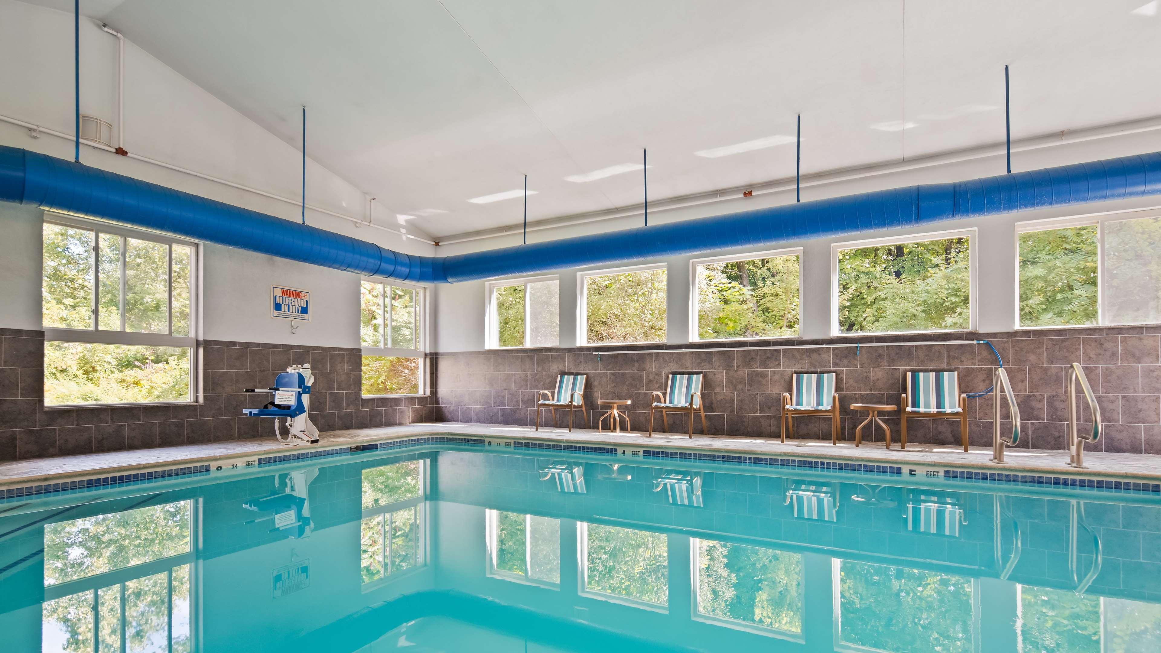 Best Western Plus New England Inn & Suites — photo 4