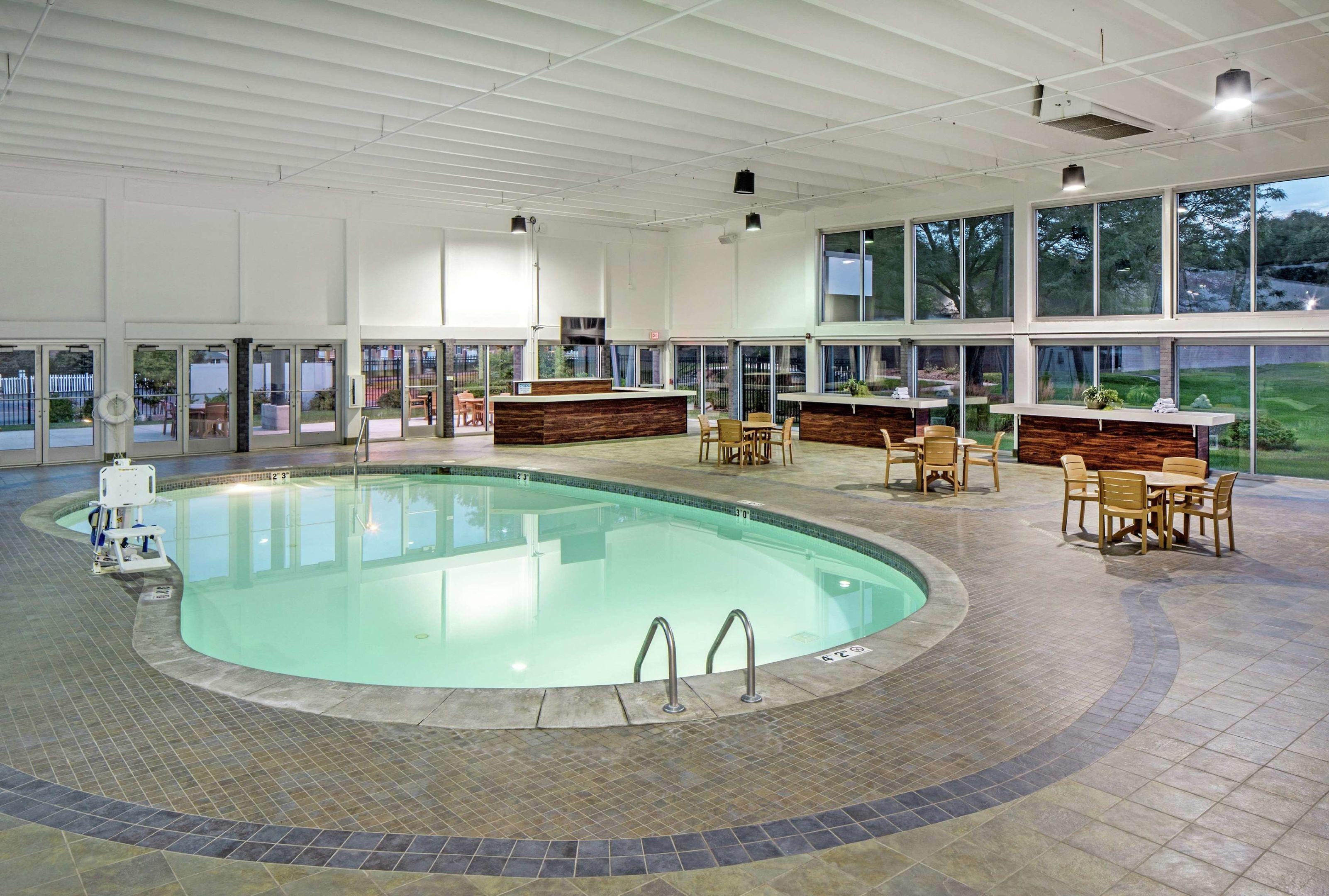 DoubleTree By Hilton Omaha Southwest — photo 3