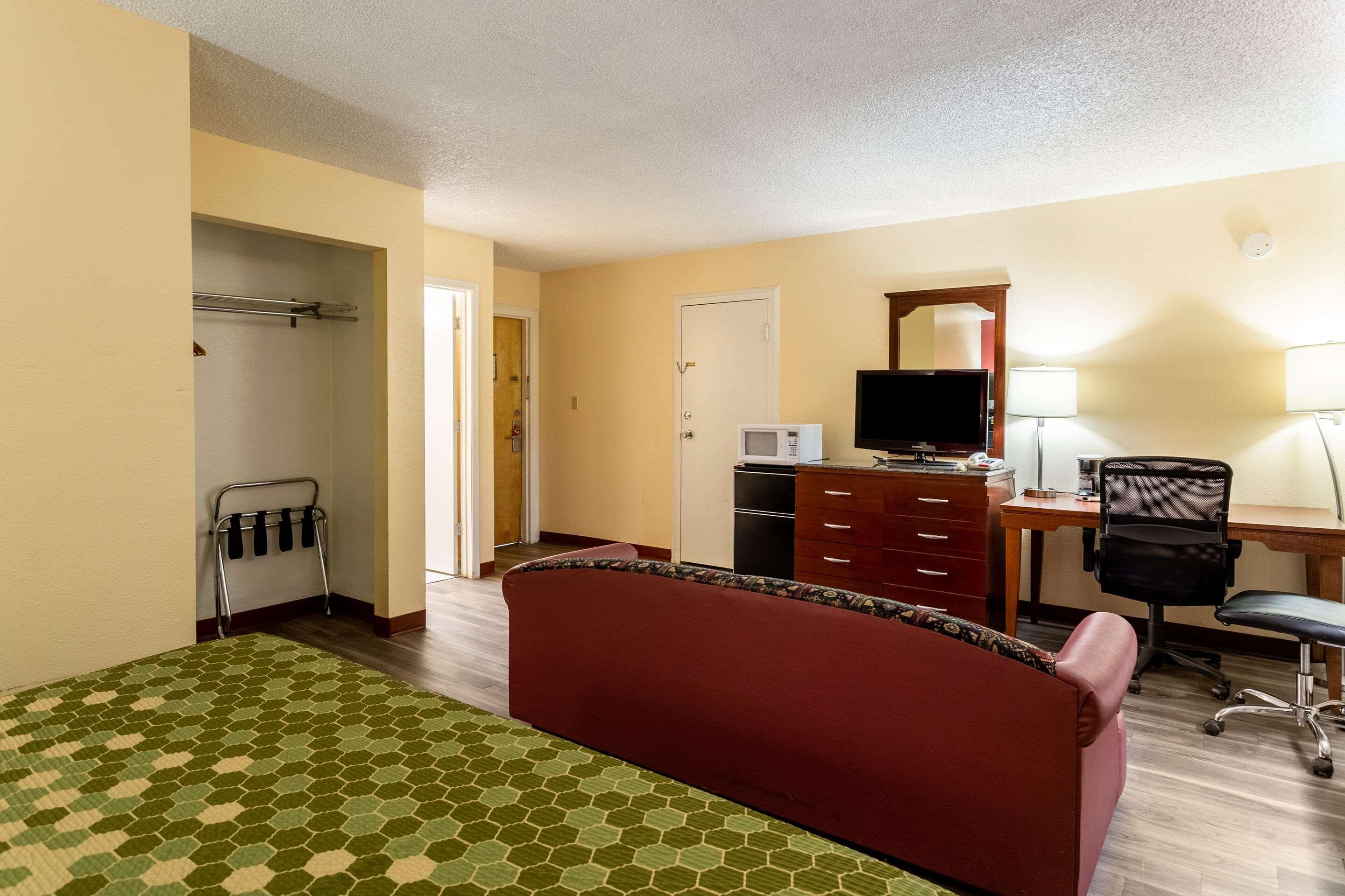 Econo Lodge — photo 5