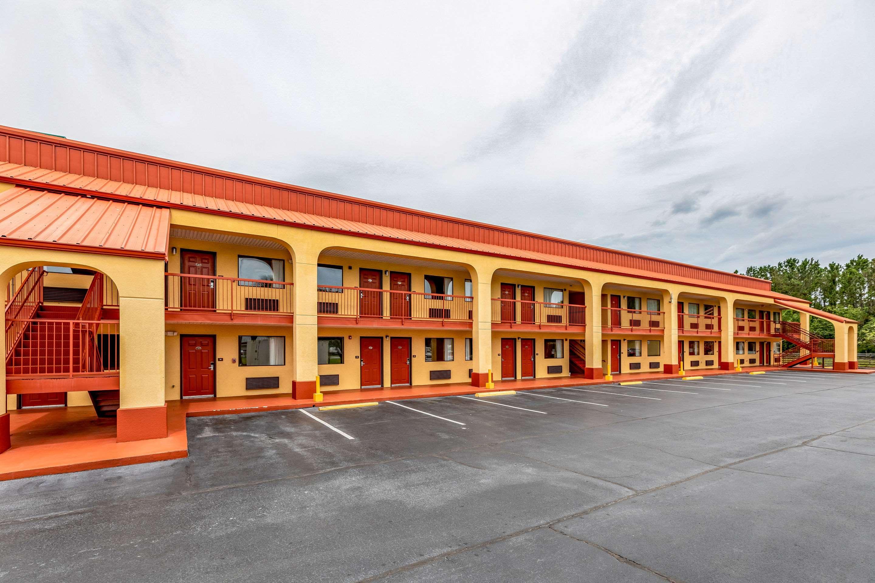 Econo Lodge Cumberland — photo 4