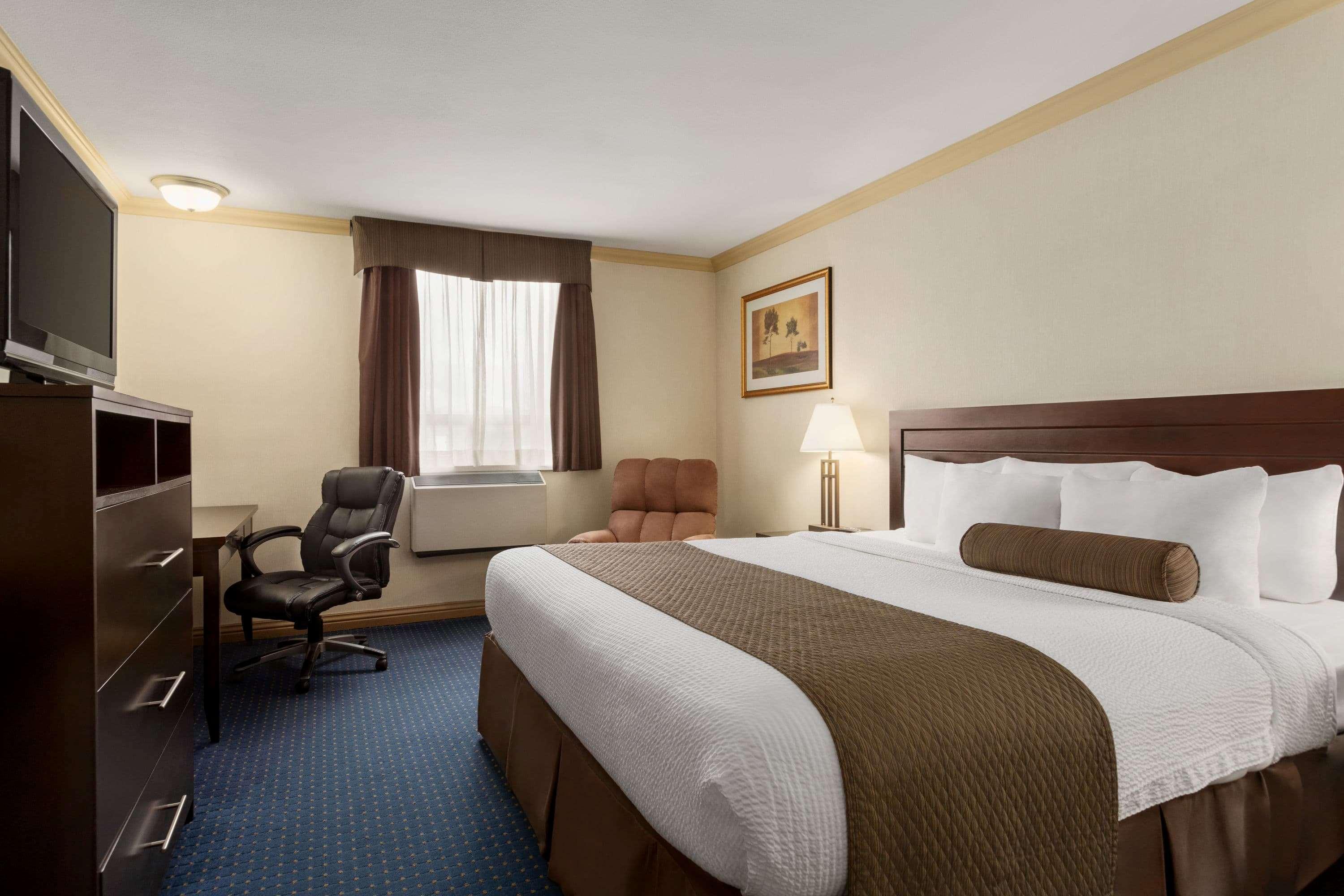 Days Inn & Suites Sault Ste. Marie — photo 4