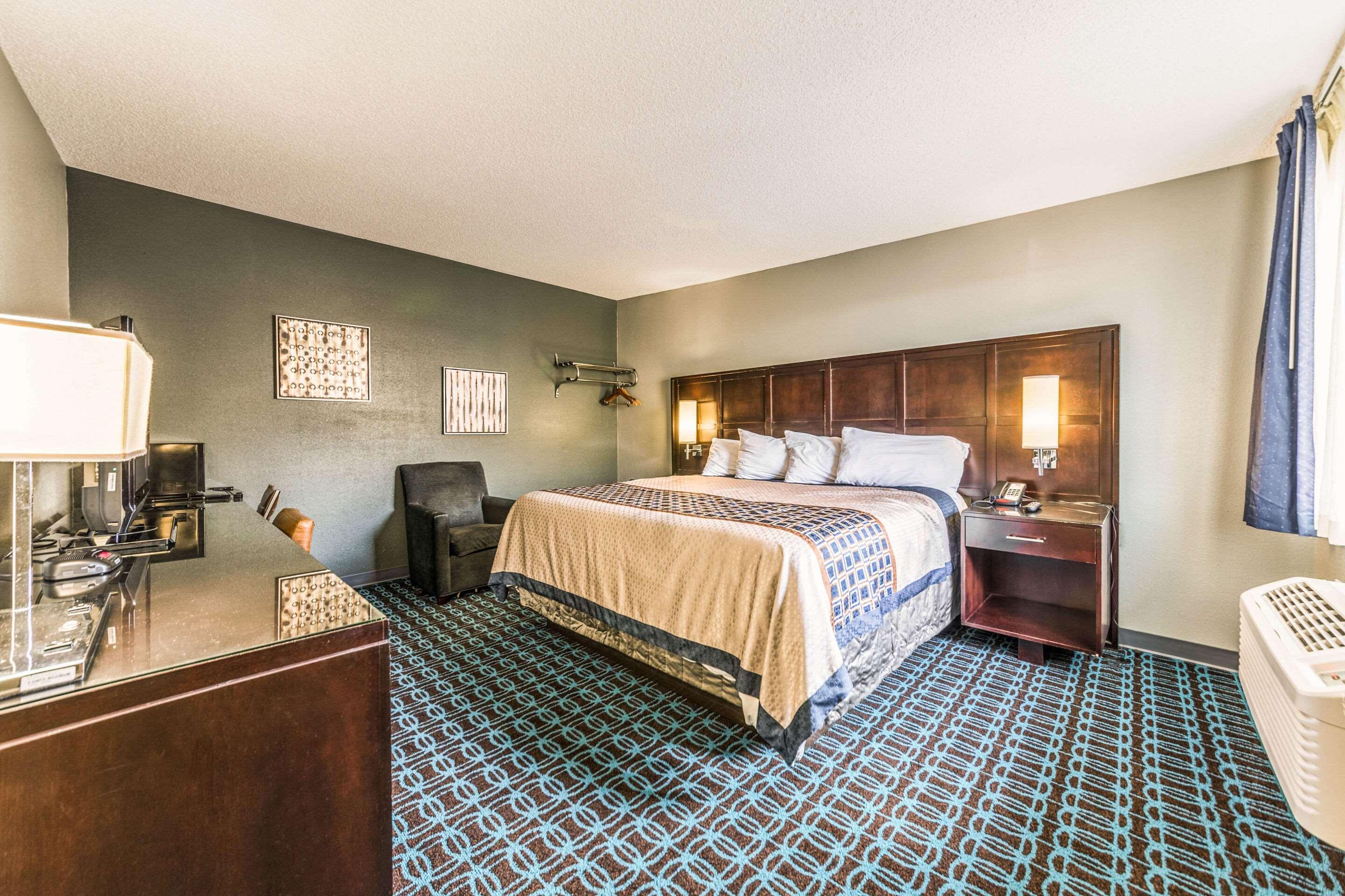 Rodeway Inn Conference Center Hotel — photo 5