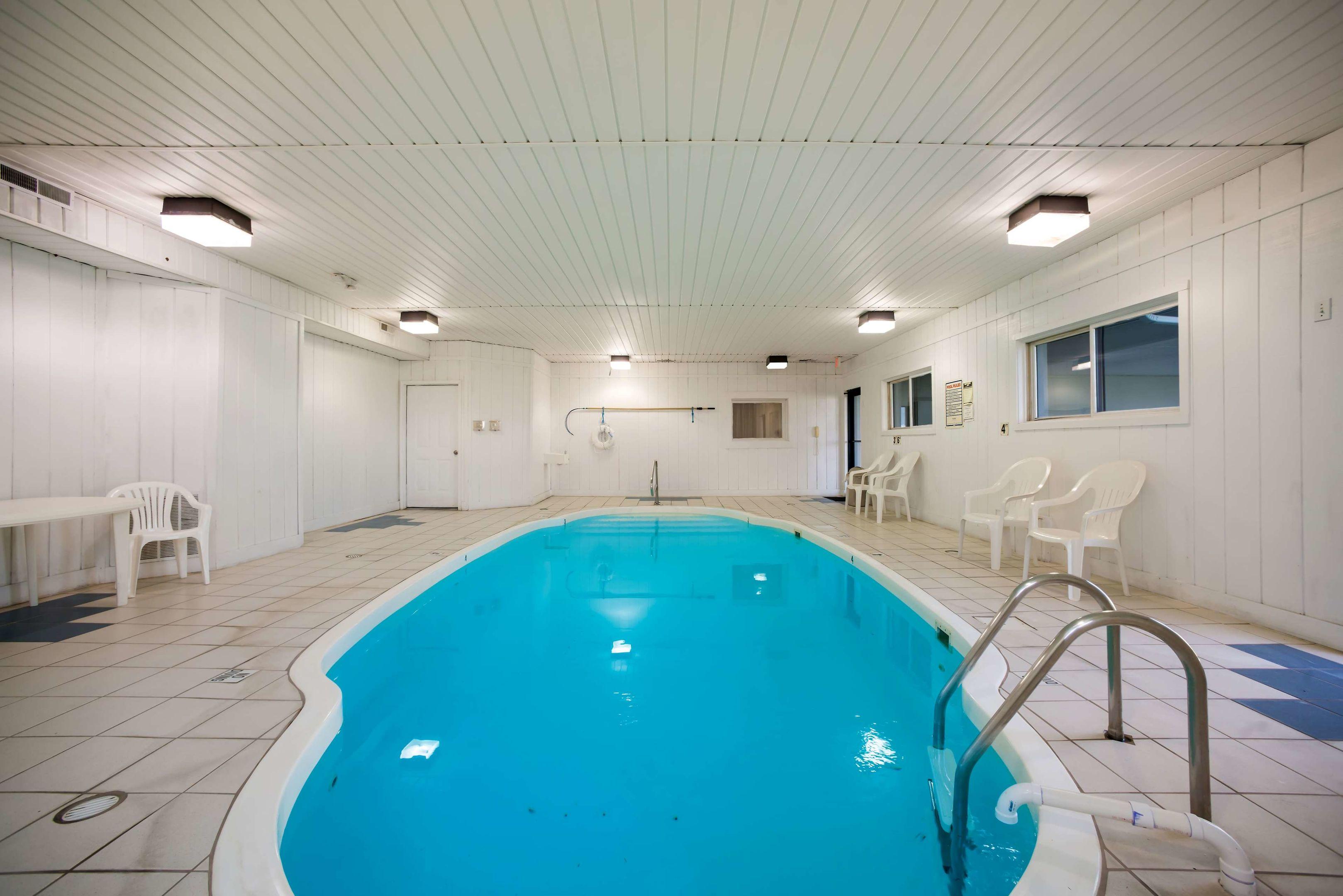 Ramada by Wyndham Effingham — photo 4