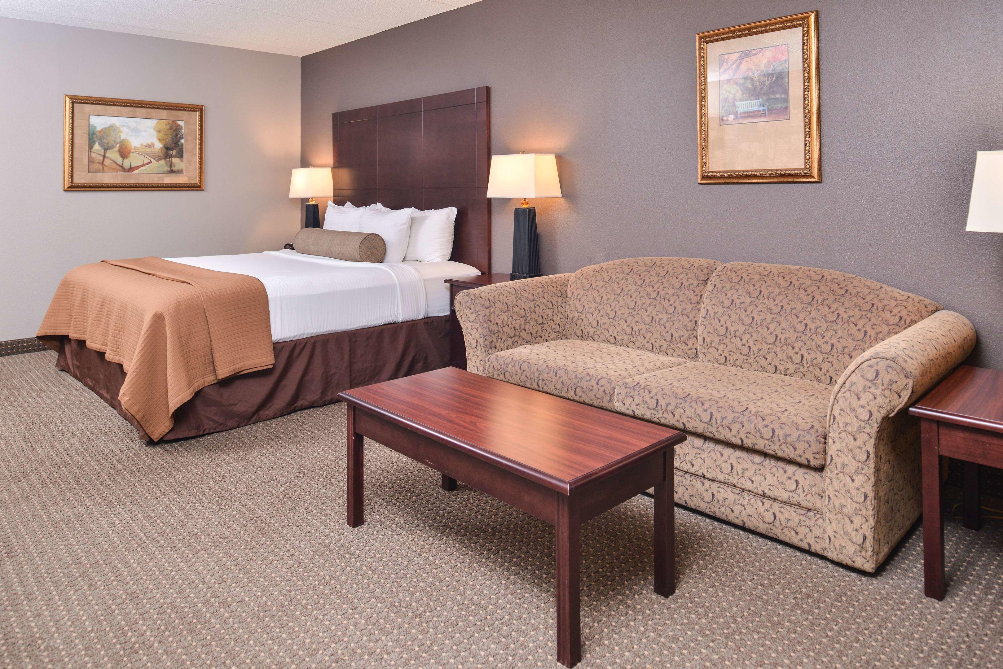 Best Western Plus Kelly Inn - St. Cloud Hotel — photo 5