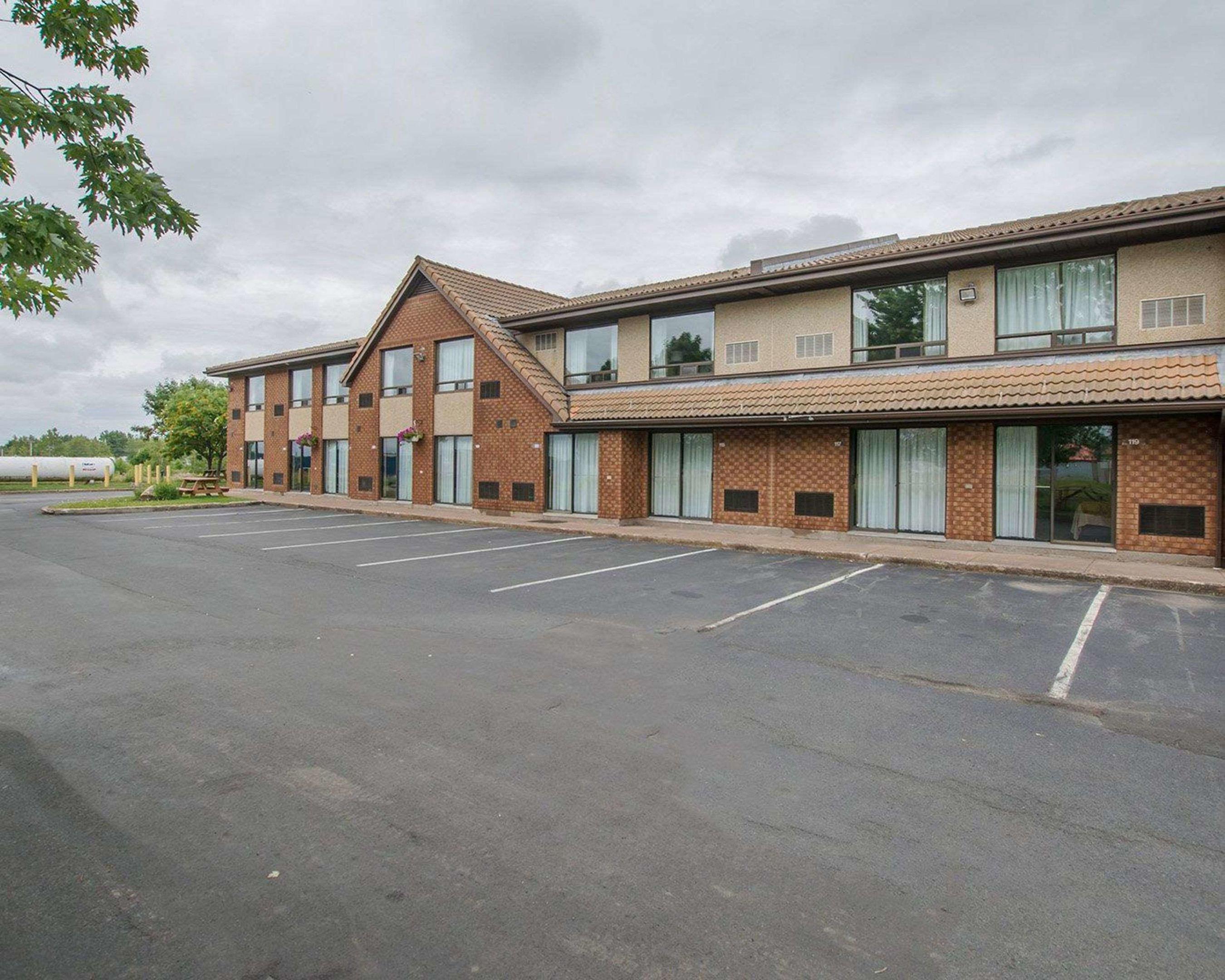 Comfort Inn Amherst — photo 5