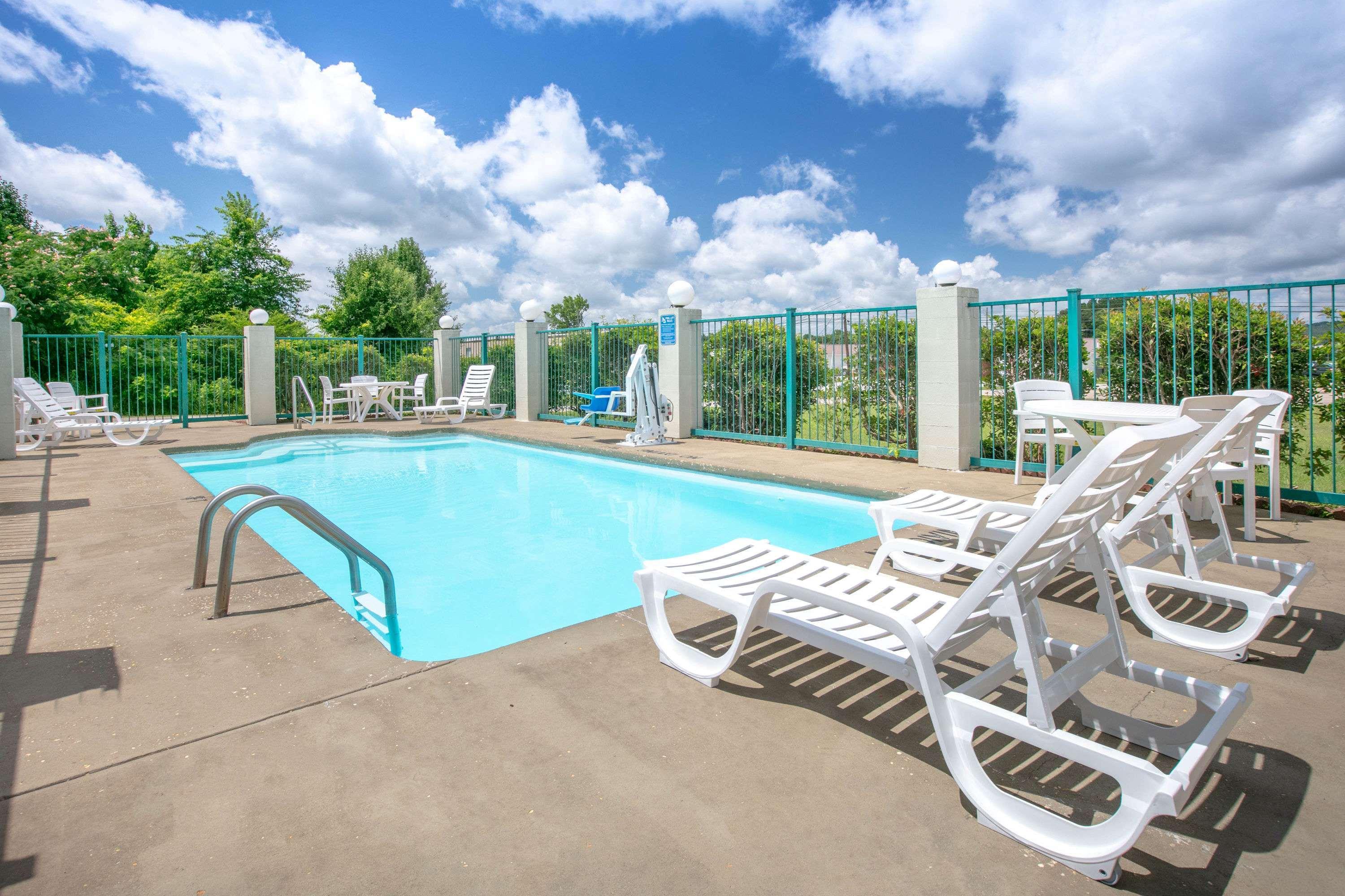 Hamilton-Days Inn — photo 4