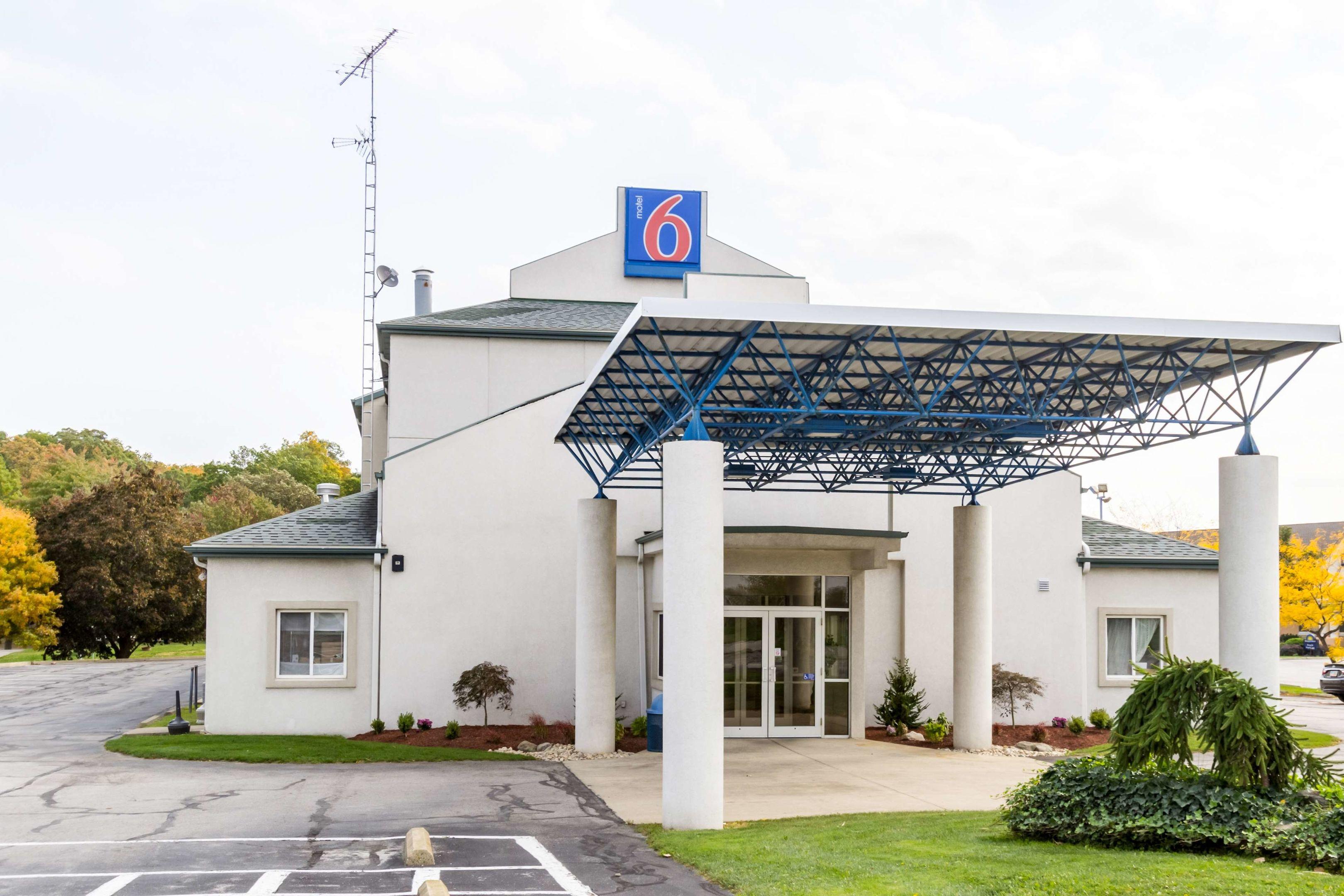 Motel 6 Sandusky Milan — photo 4