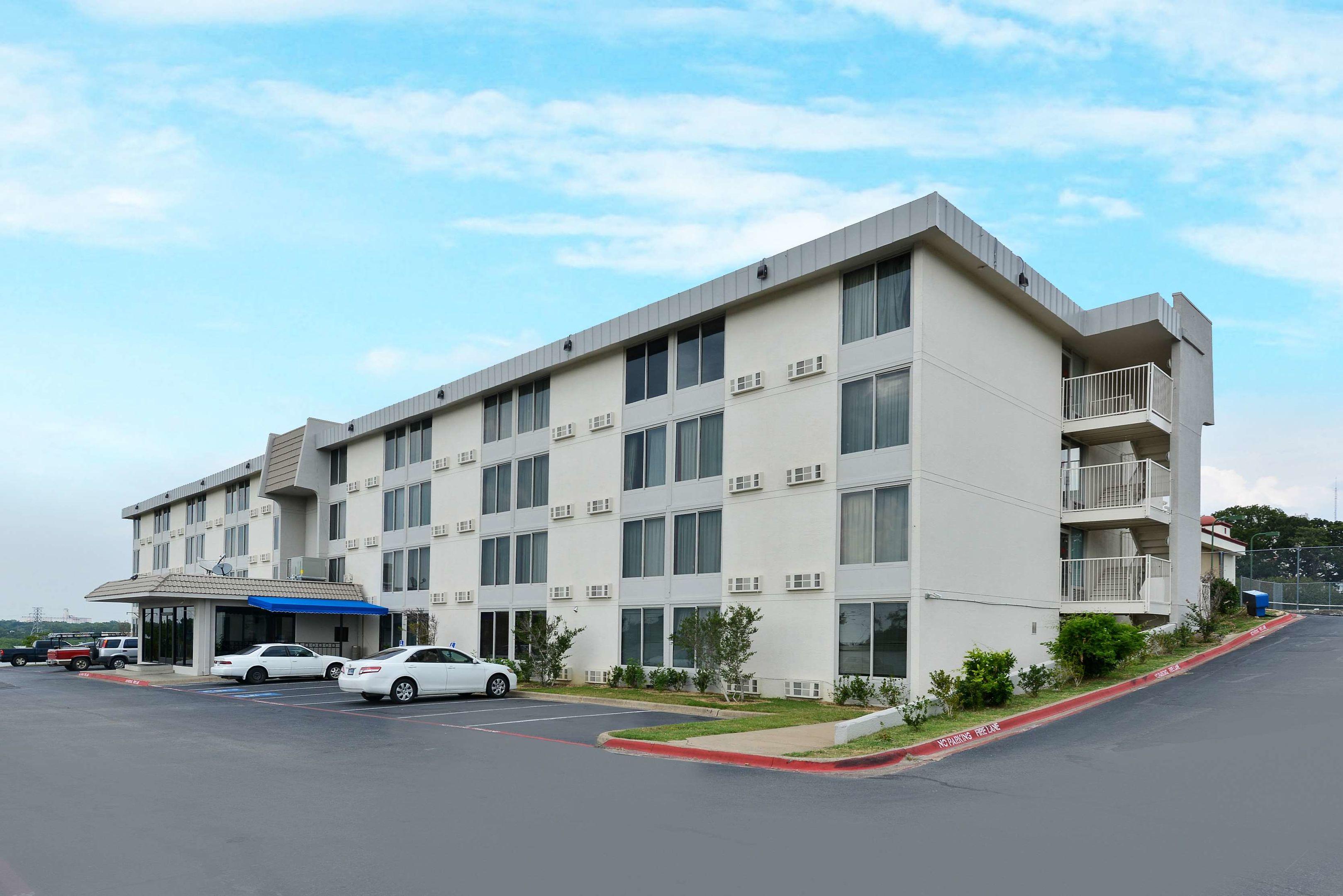 Motel 6 Fort Worth - Downtown East — photo 4
