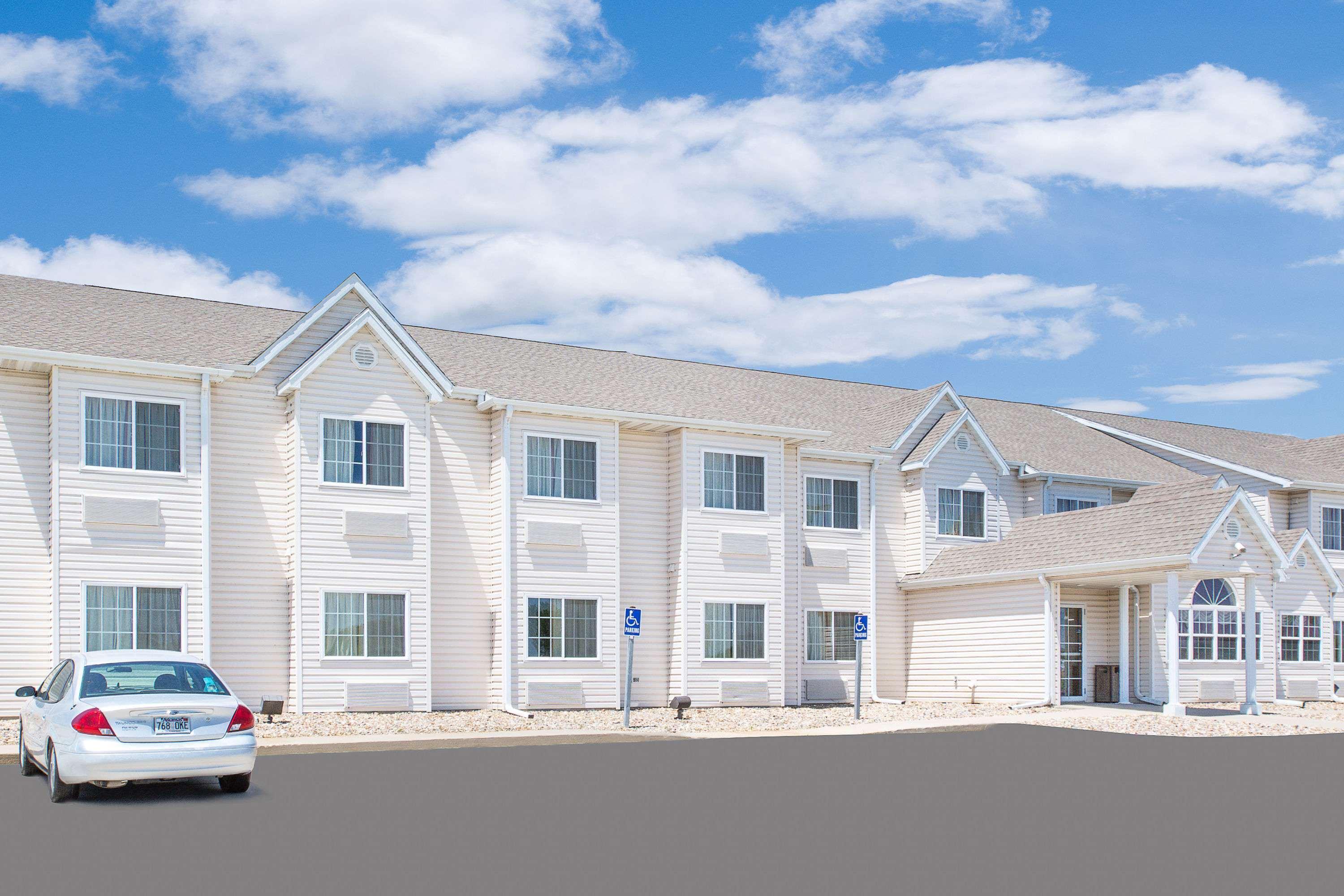 Microtel Inn And Suites Colfax/newton (Des Moines Area)
