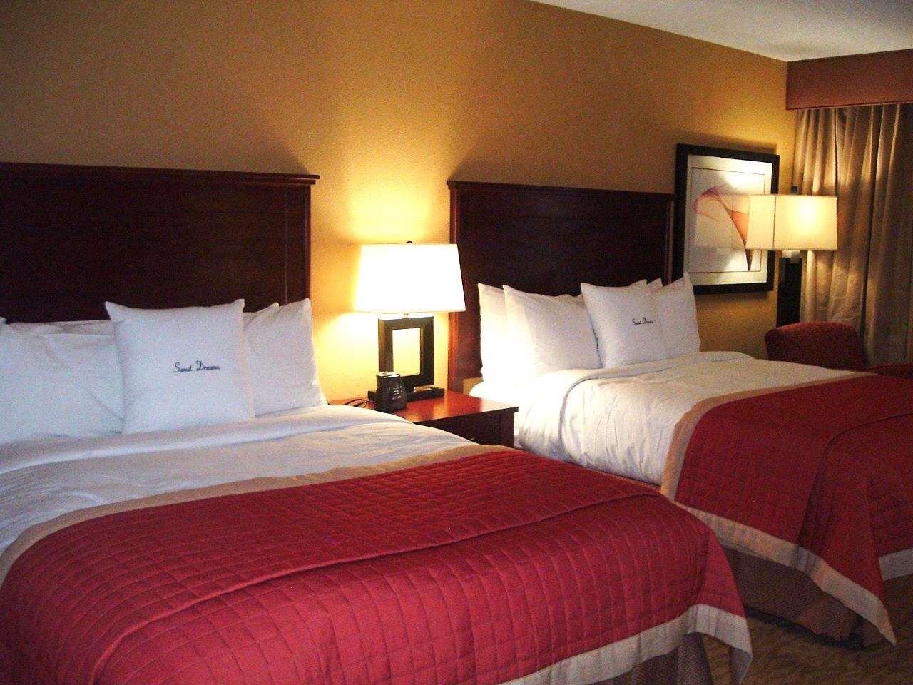 DoubleTree by Hilton Hotel Fayetteville — photo 4