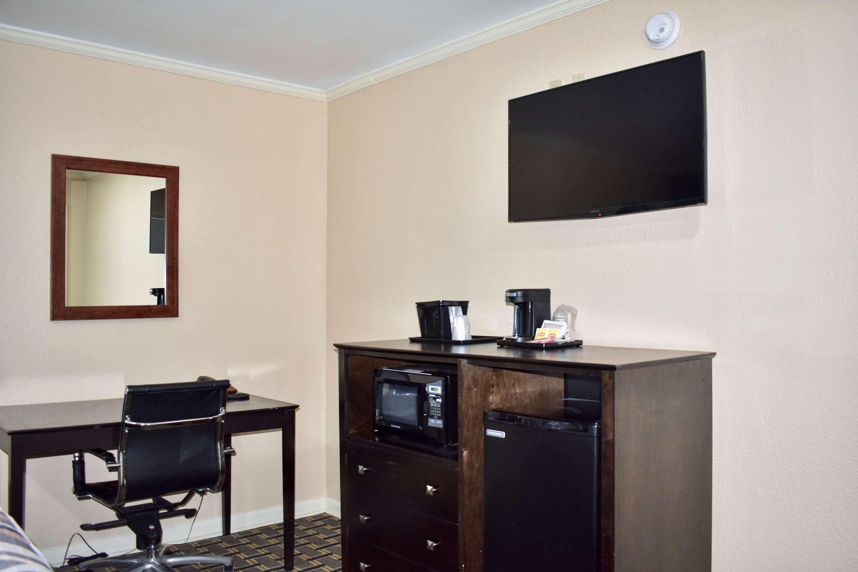Rodeway Inn Swainsboro — photo 4