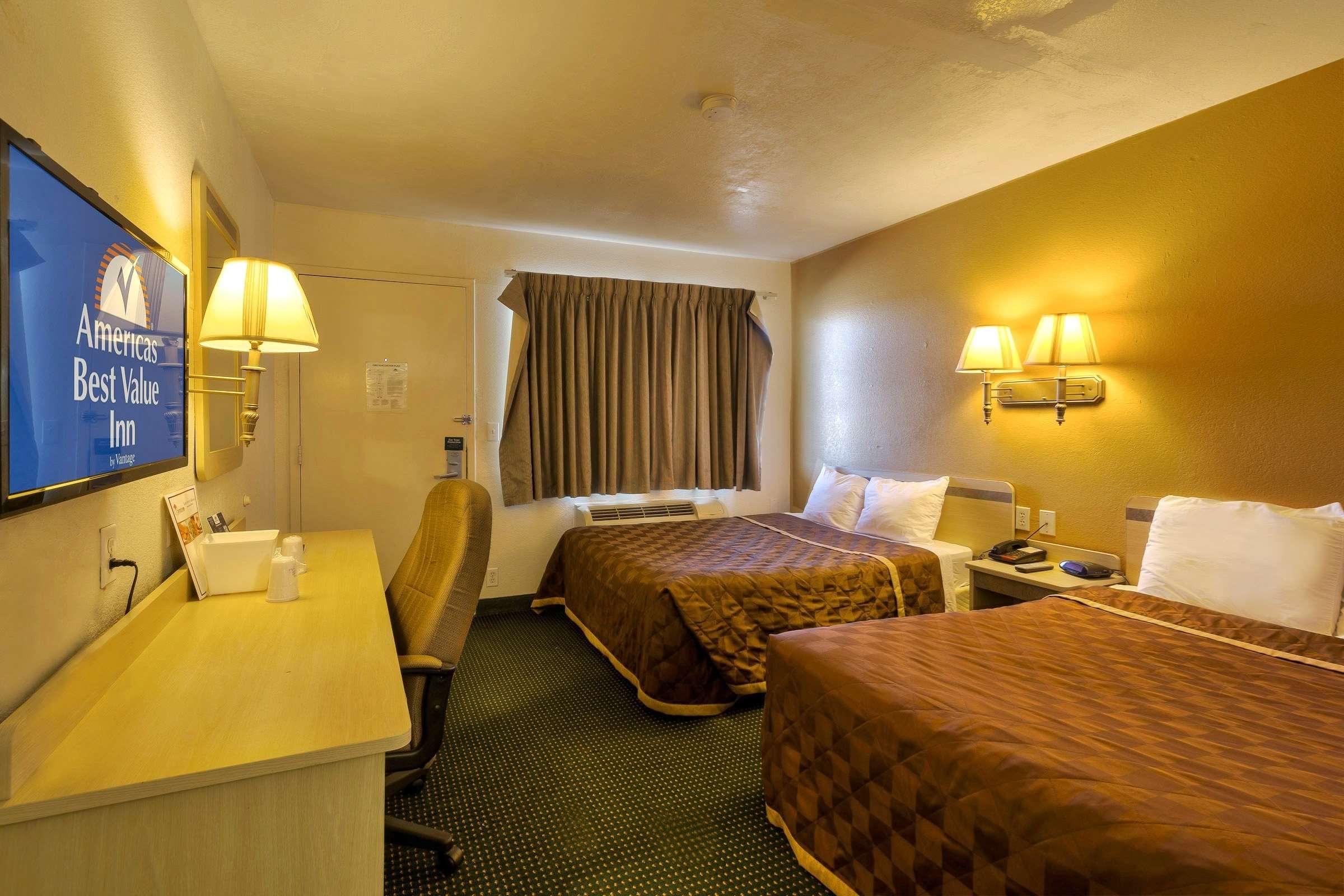 Americas Best Value Inn- Amarillo Airport/Grand Street — photo 4