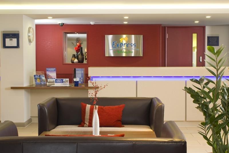 Holiday Inn Express Warwick - Stratford-upon-Avon — photo 3