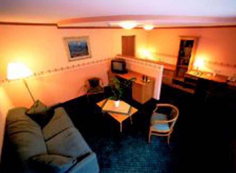 Central — photo 3