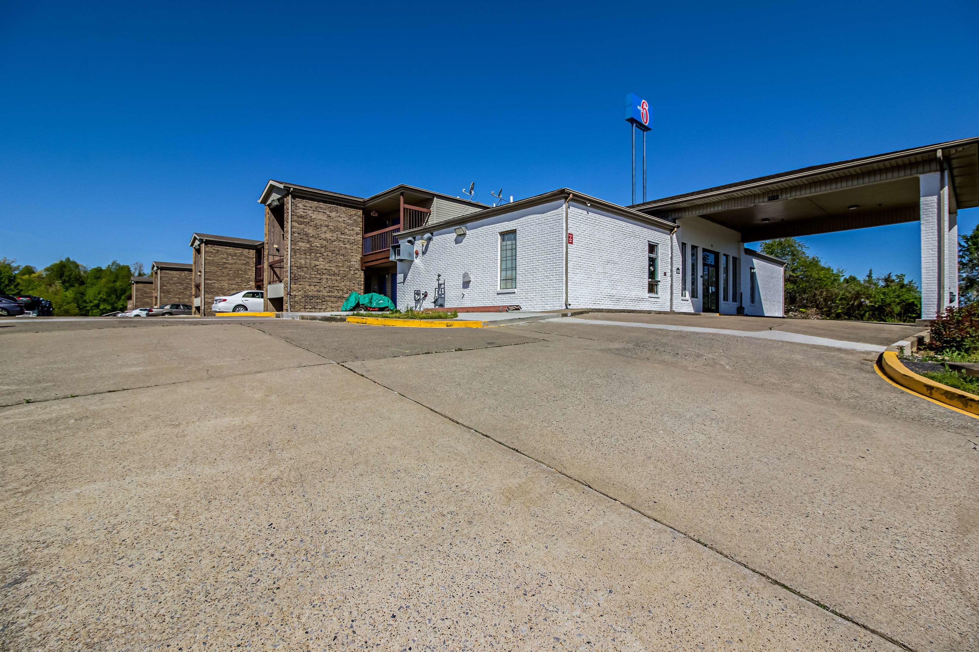 Motel 6 Grand Rivers, KY — photo 4
