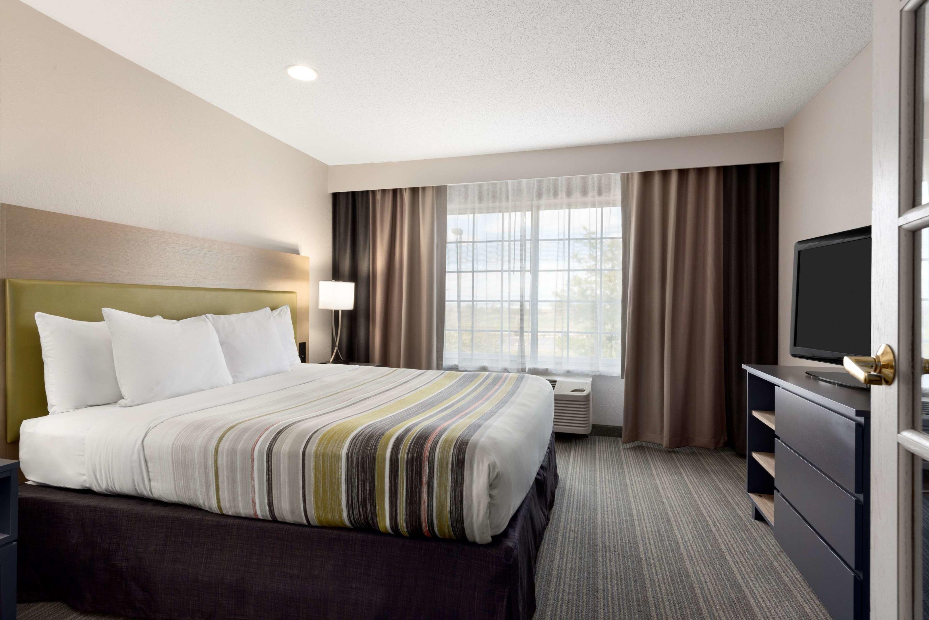 Country Inn & Suites by Radisson, Romeoville, IL — photo 5