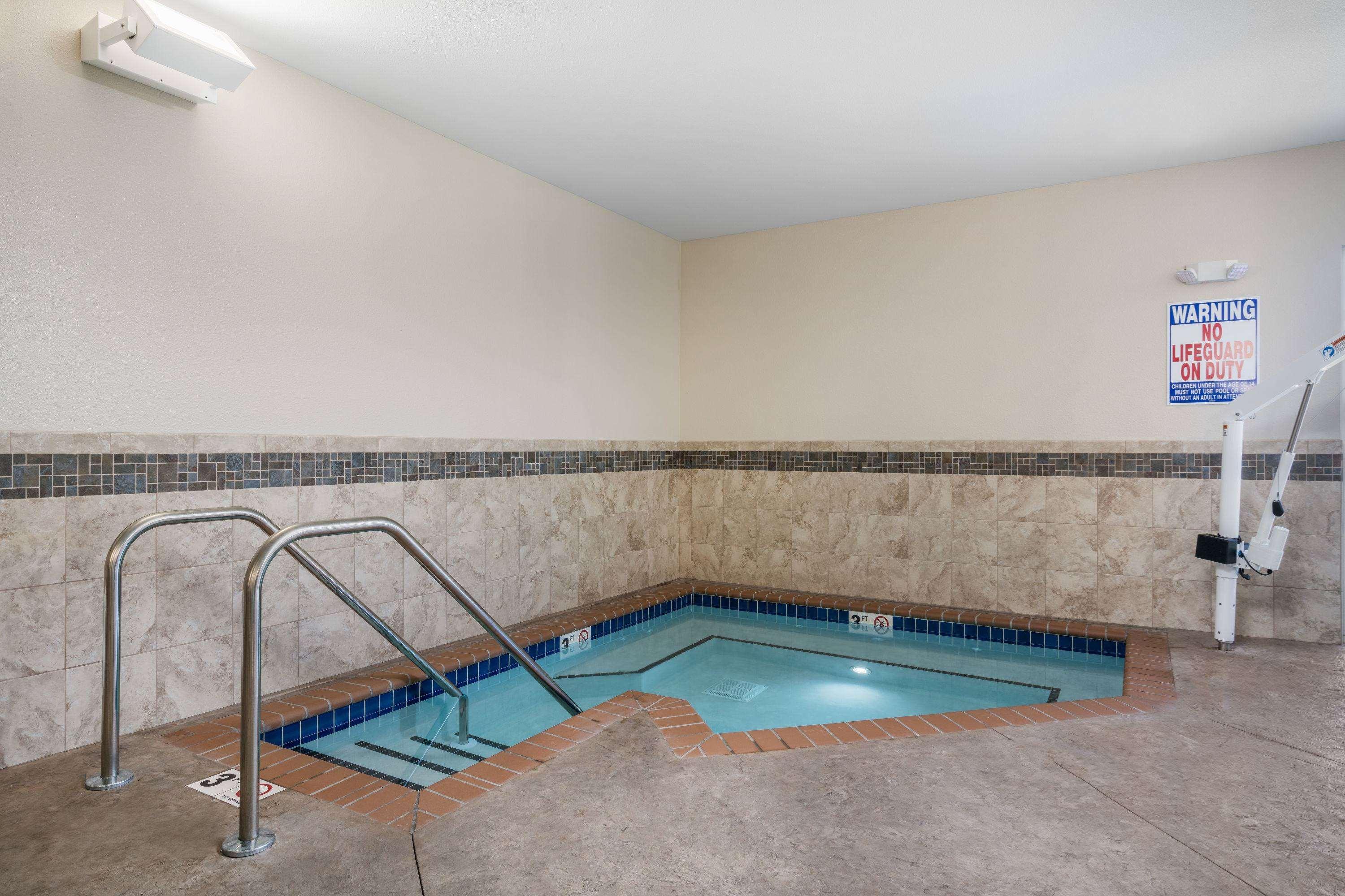 AmericInn by Wyndham Winona — photo 4