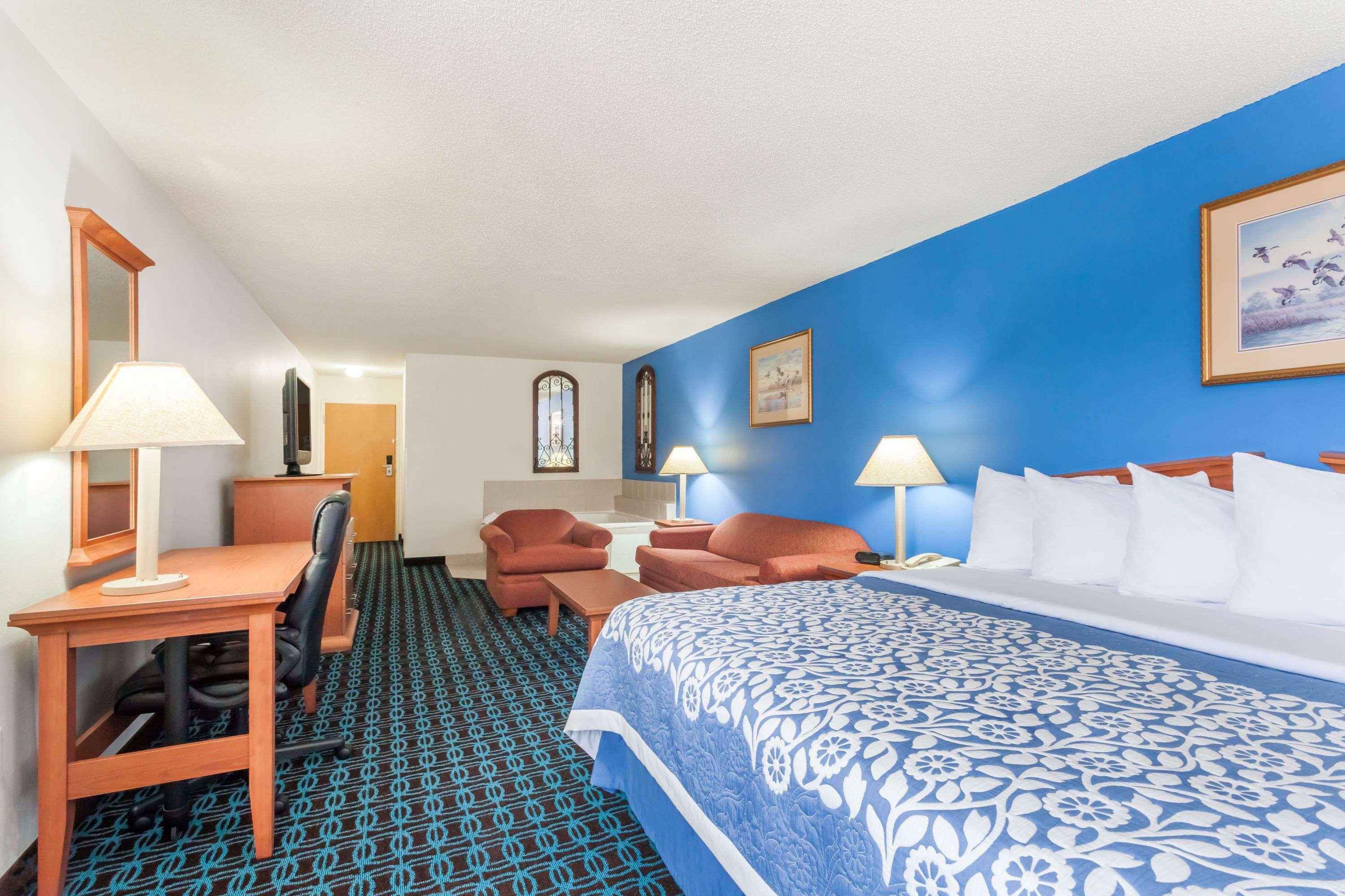 Days Inn & Suites Cambridge — photo 5