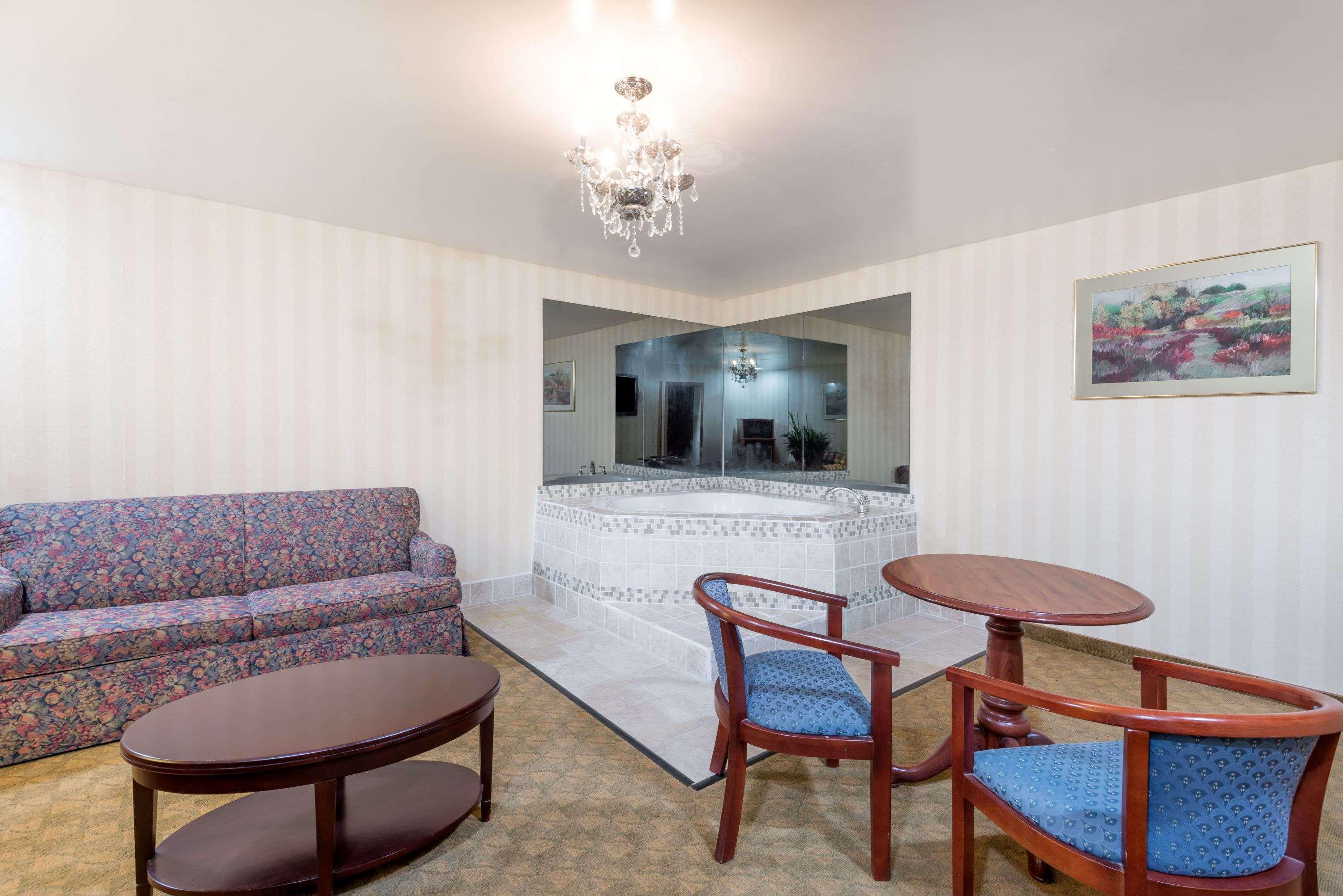 Days Inn Boardman — photo 5