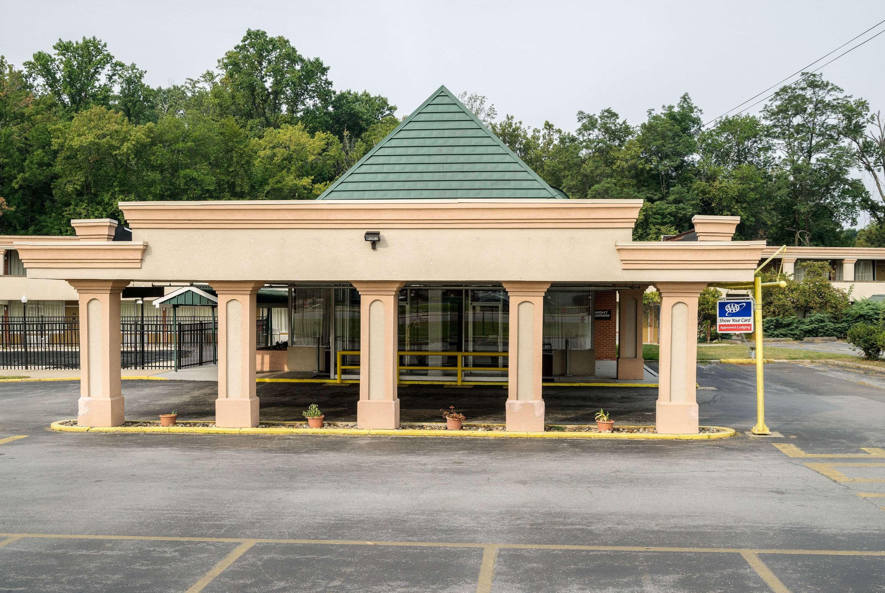 Rodeway Inn University — photo 3