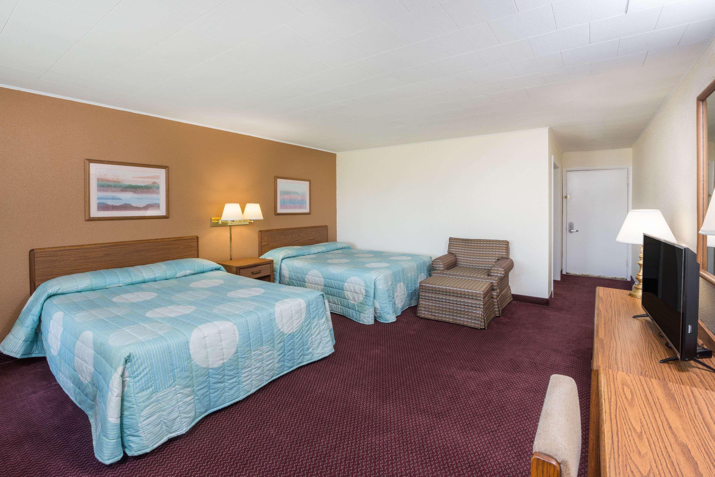 Knights Inn Kirksville — photo 4