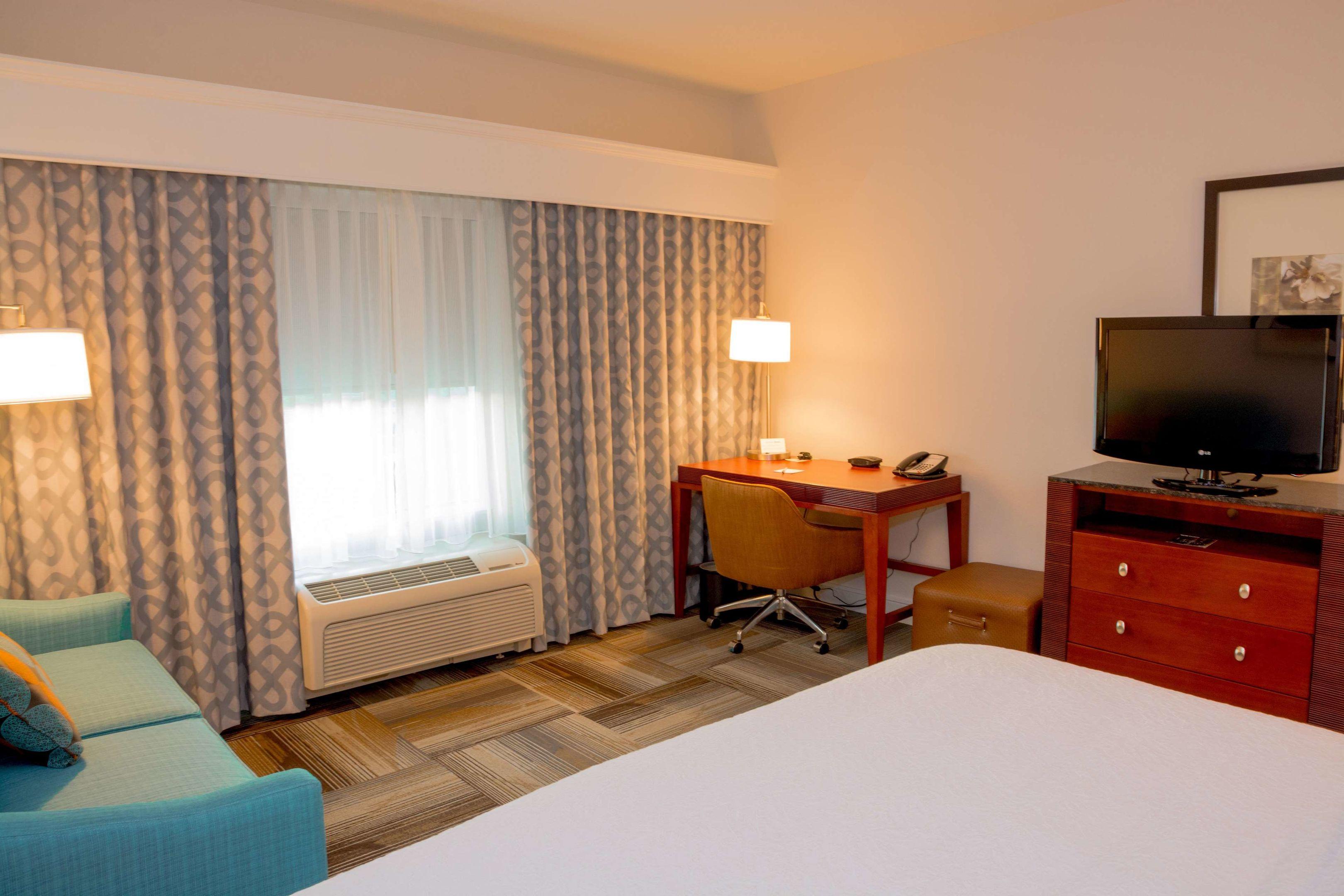 Hampton Inn & Suites Riverside/Corona East — photo 5