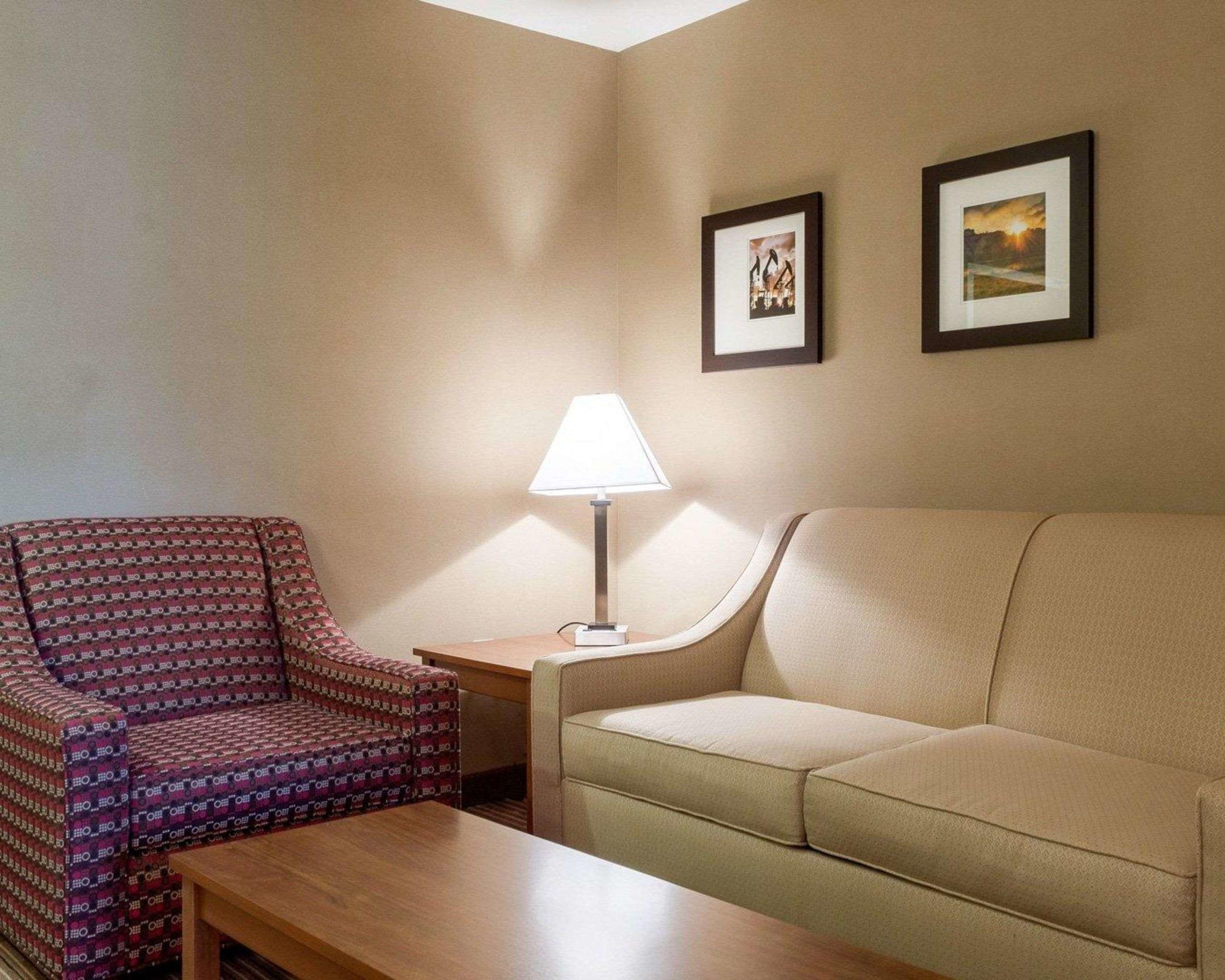 Comfort Inn And Suites — photo 4