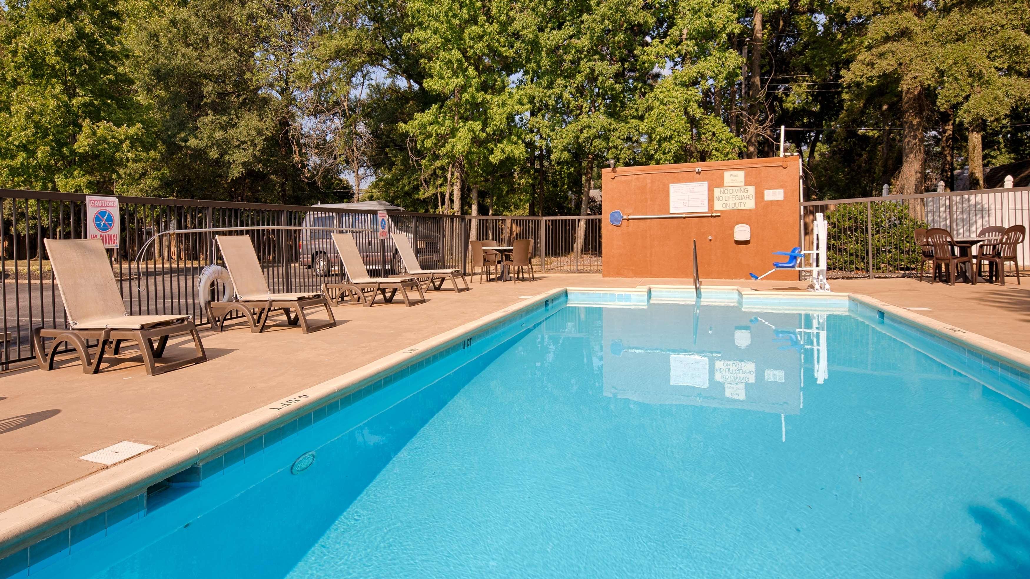 Best Western Plus Richmond Airport Hotel — photo 3