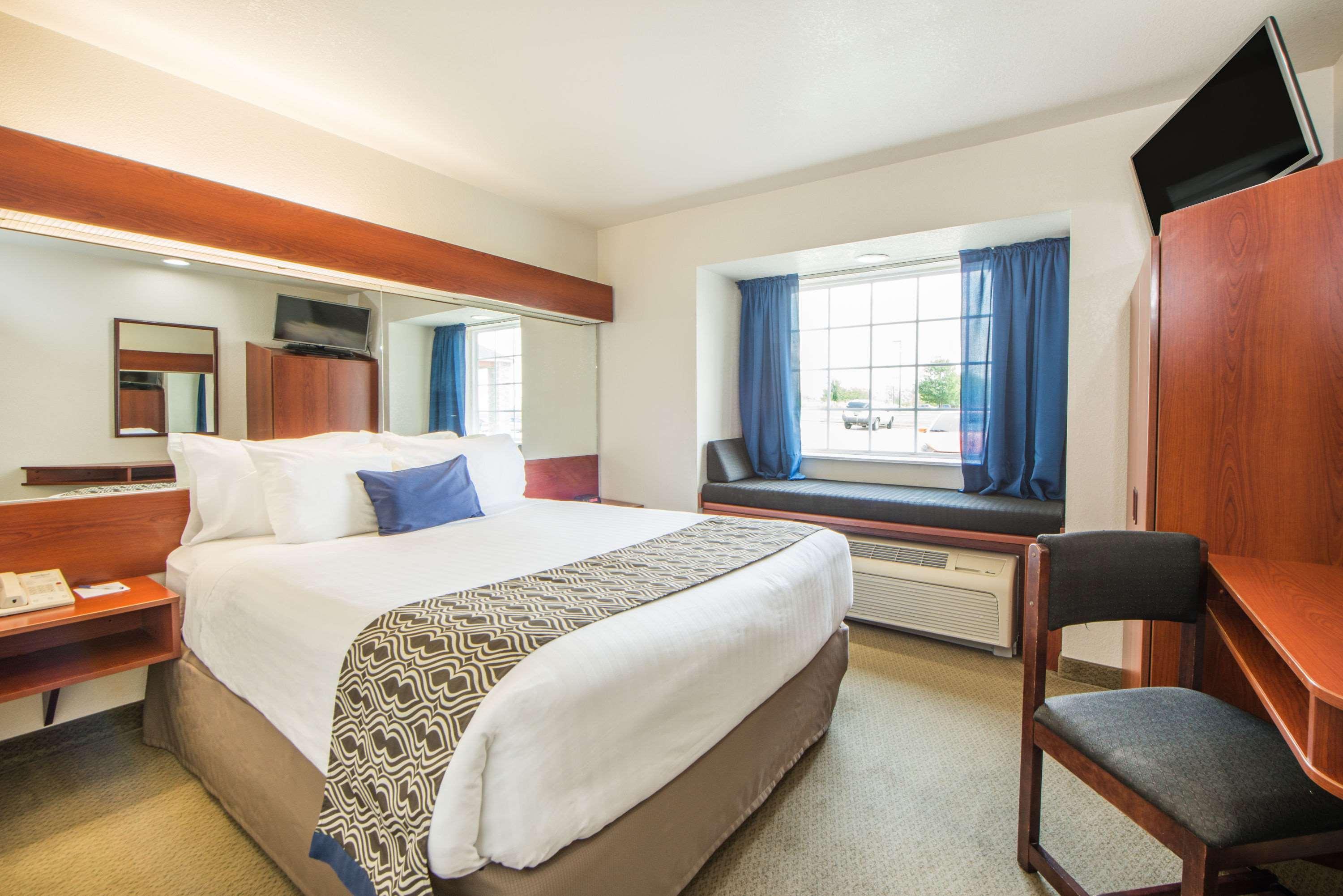 Microtel Inn & Suites by Wyndham Miami — photo 4