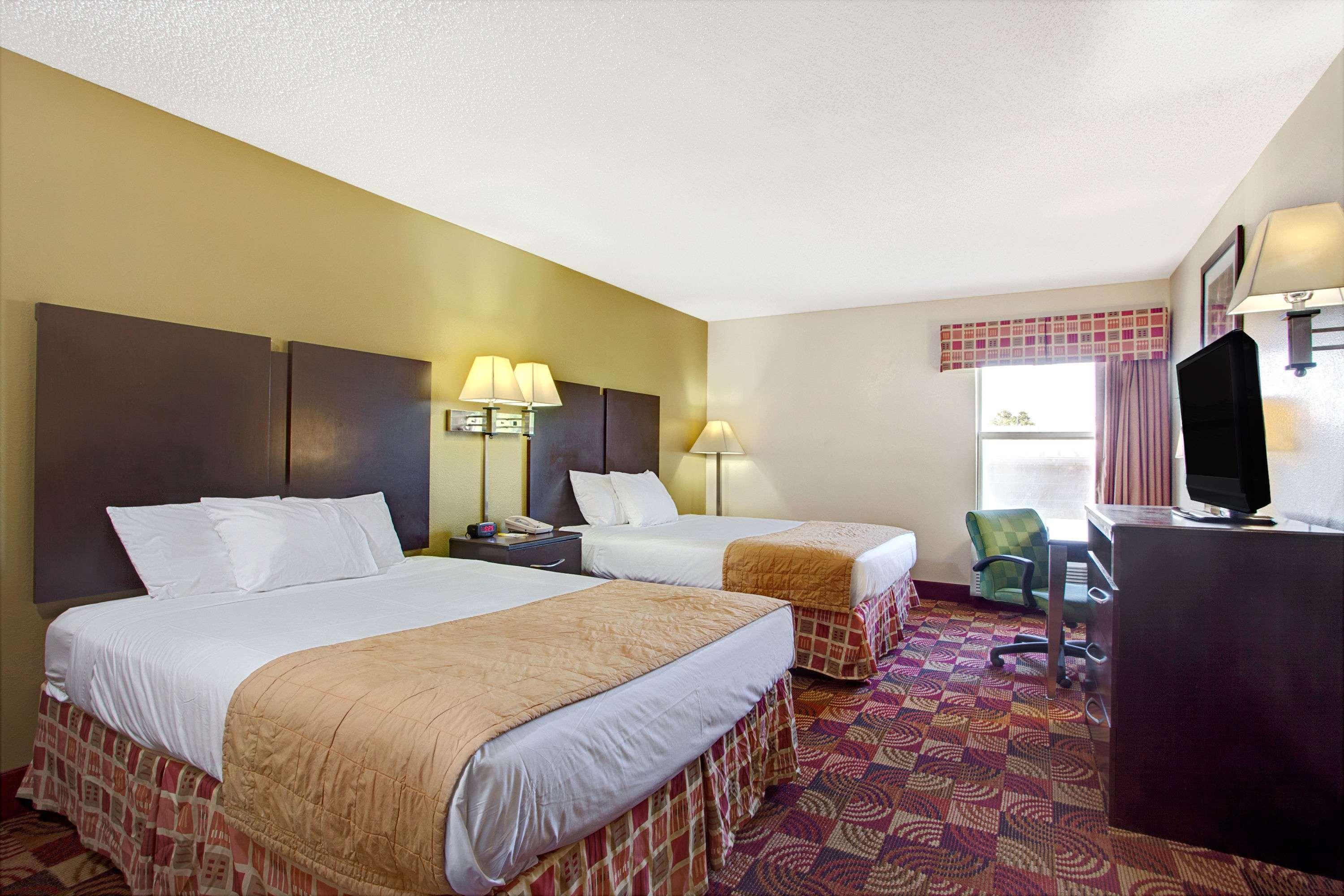 Days Inn & Suites by Wyndham Ridgeland — photo 3