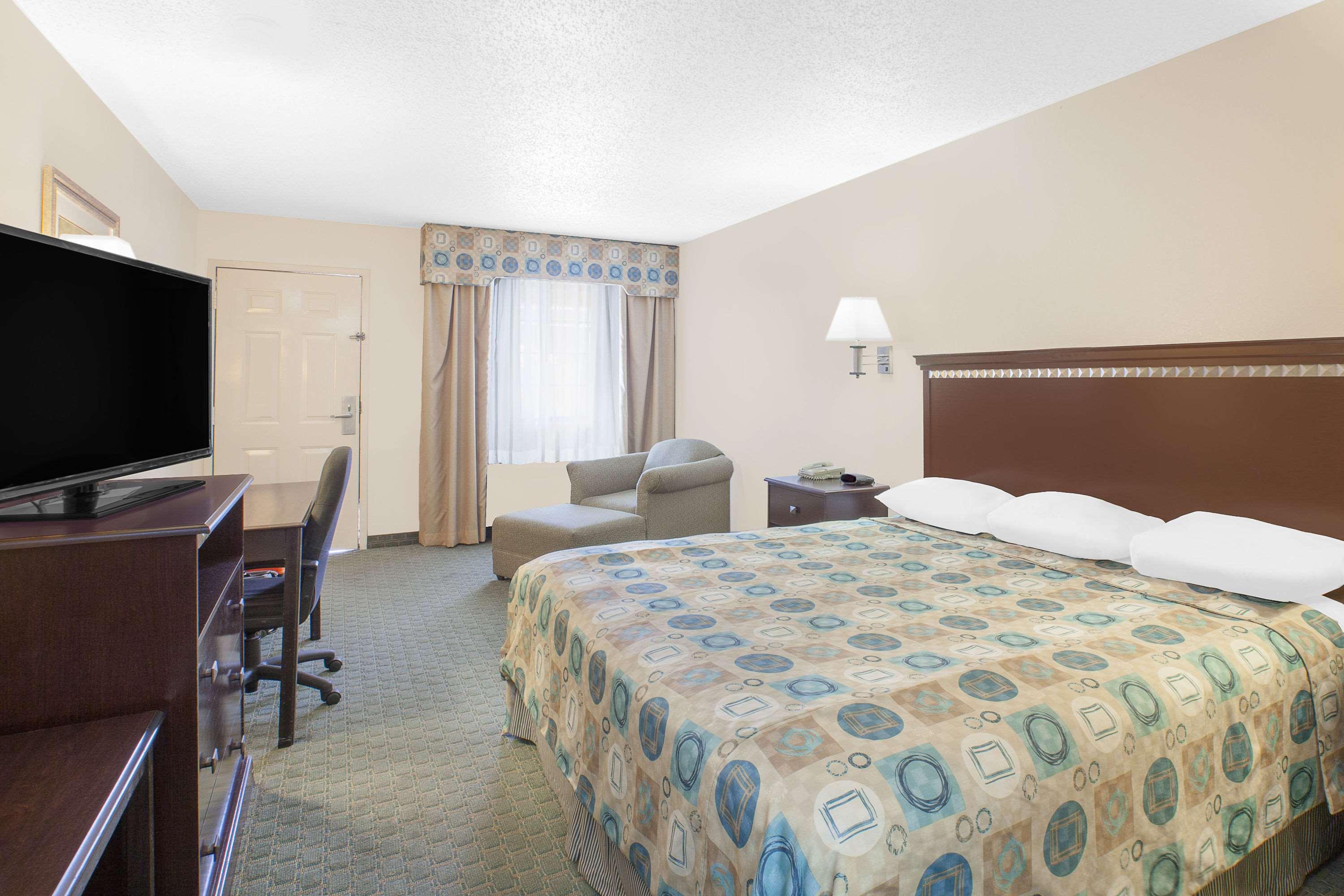 Super 8 by Wyndham Corpus Christi — photo 4