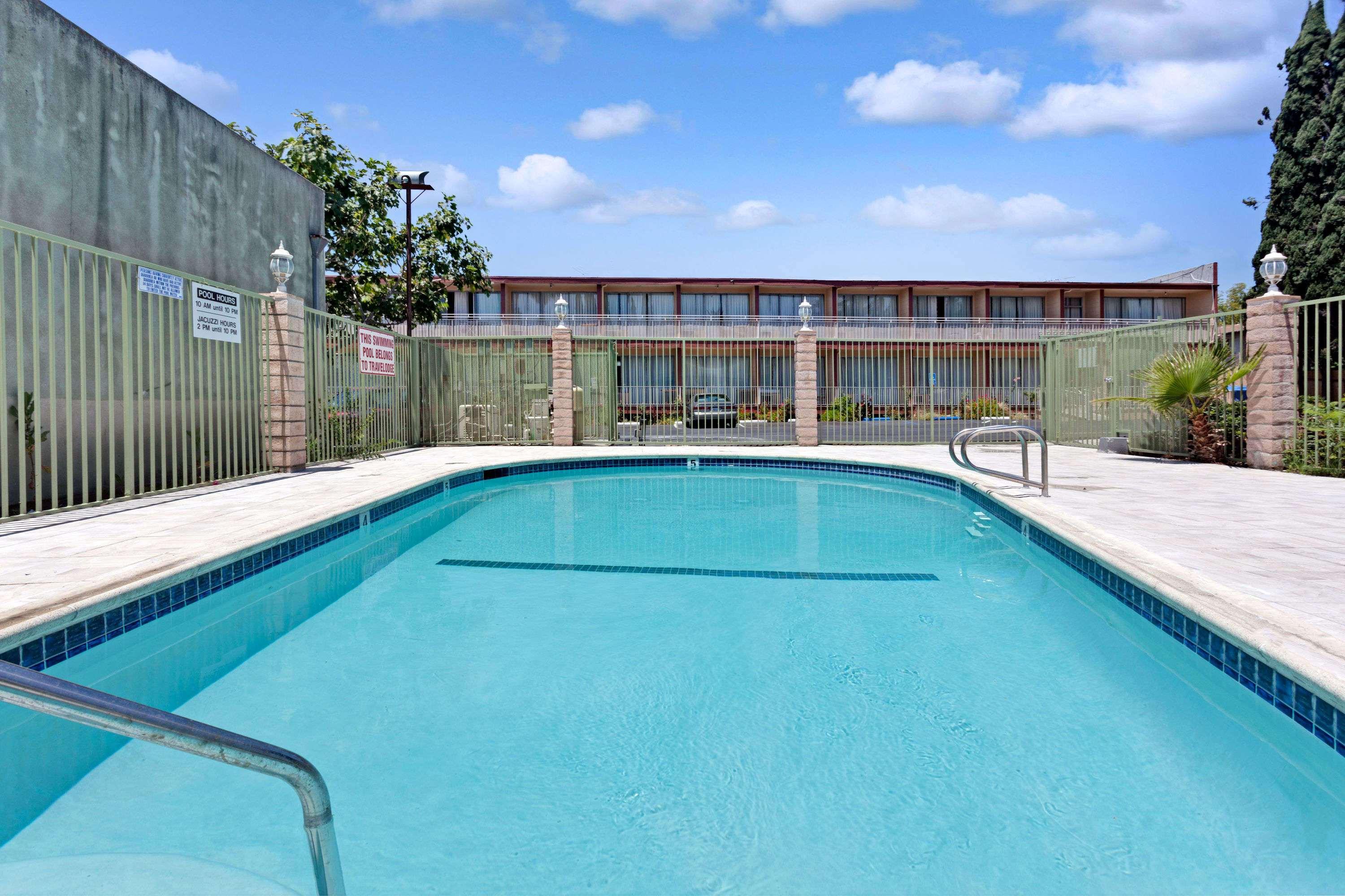 Travelodge by Wyndham Pasadena Central — photo 3