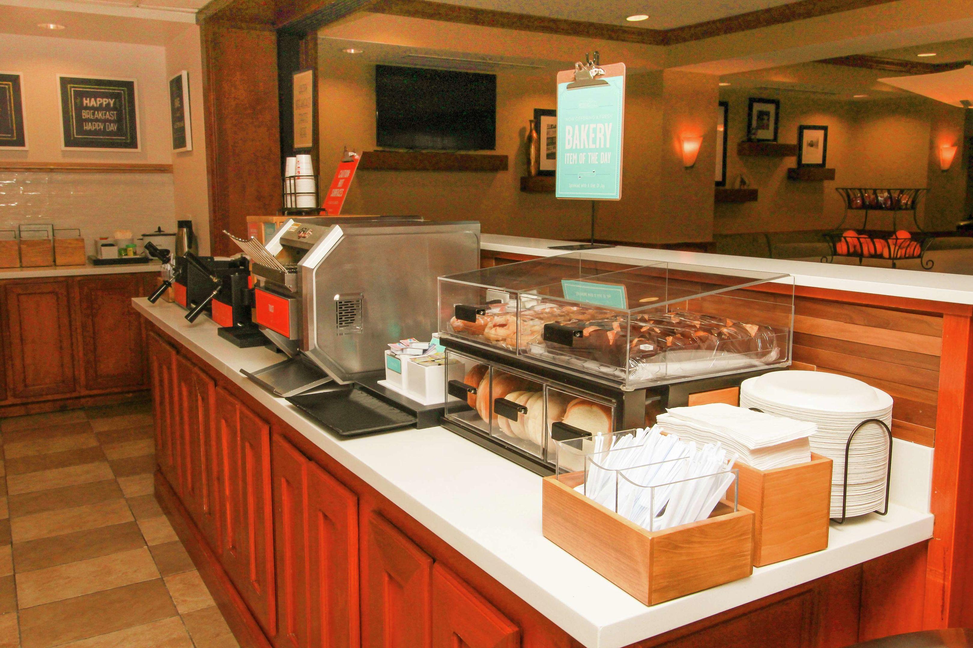 Hampton Inn Commerce Novi — photo 3