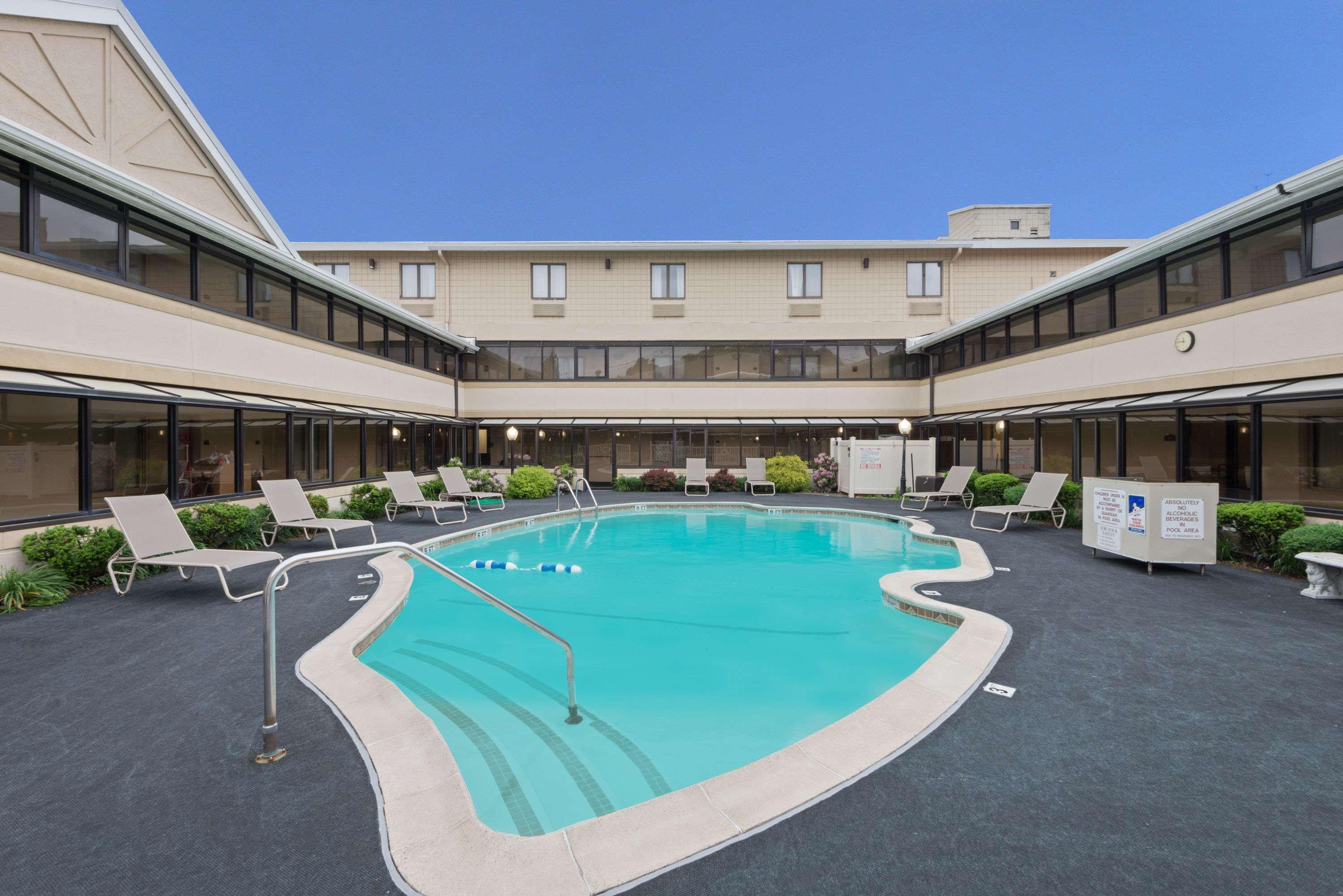 Ramada by Wyndham Boston — photo 3