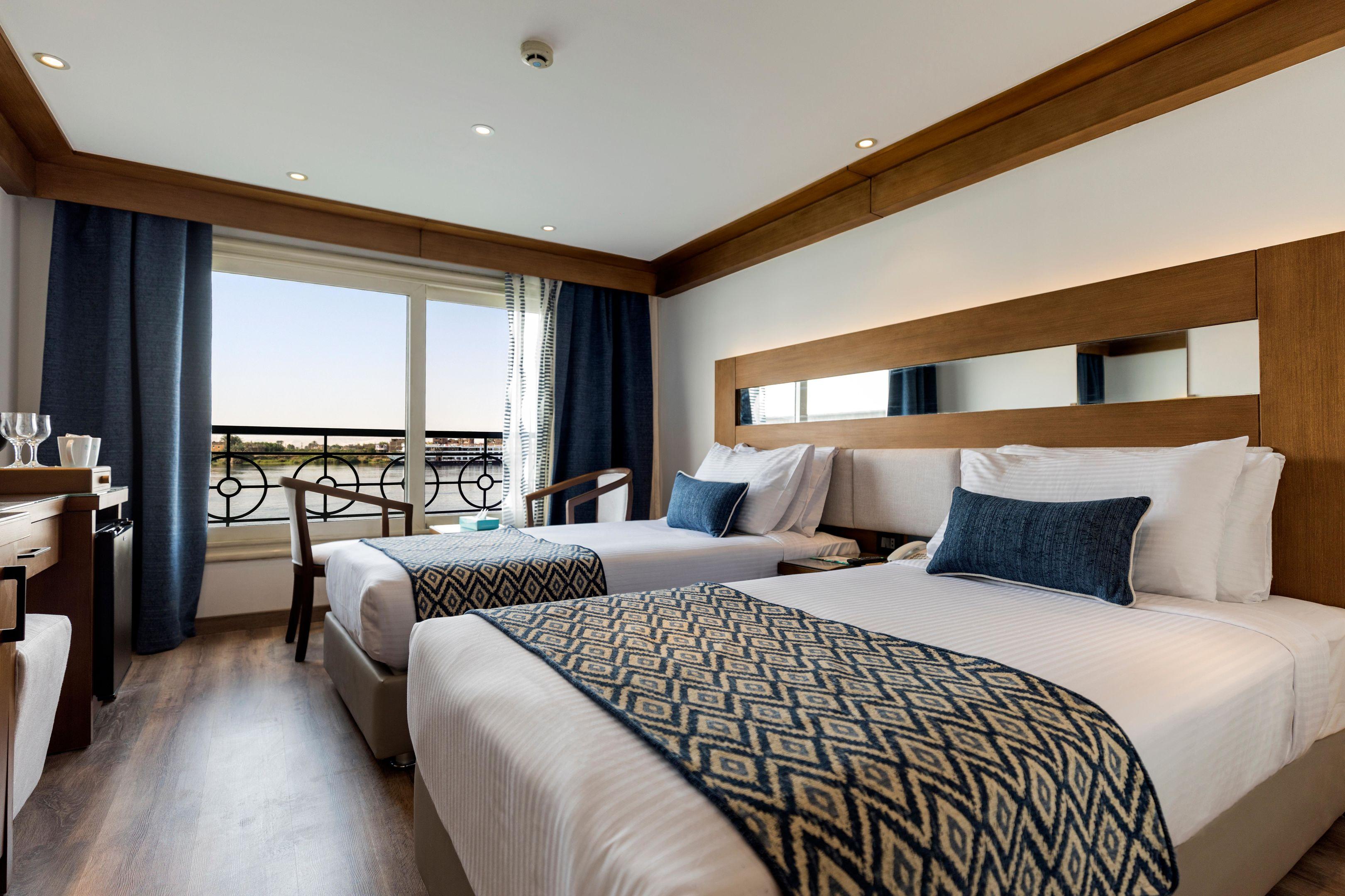 SUNRISE Select M/S Semiramis III — photo 4