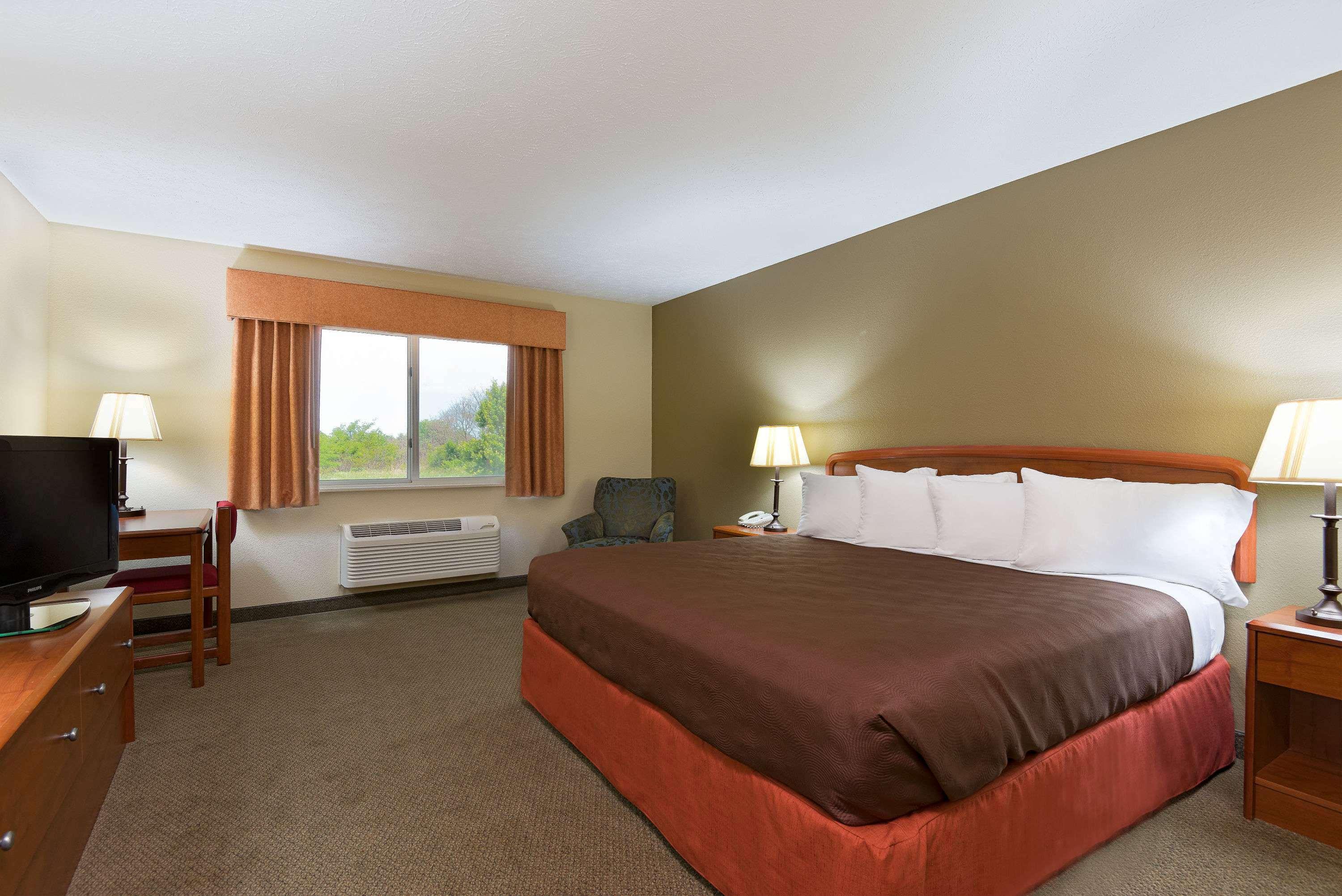 AmericInn Lodge & Suites Republic — photo 5
