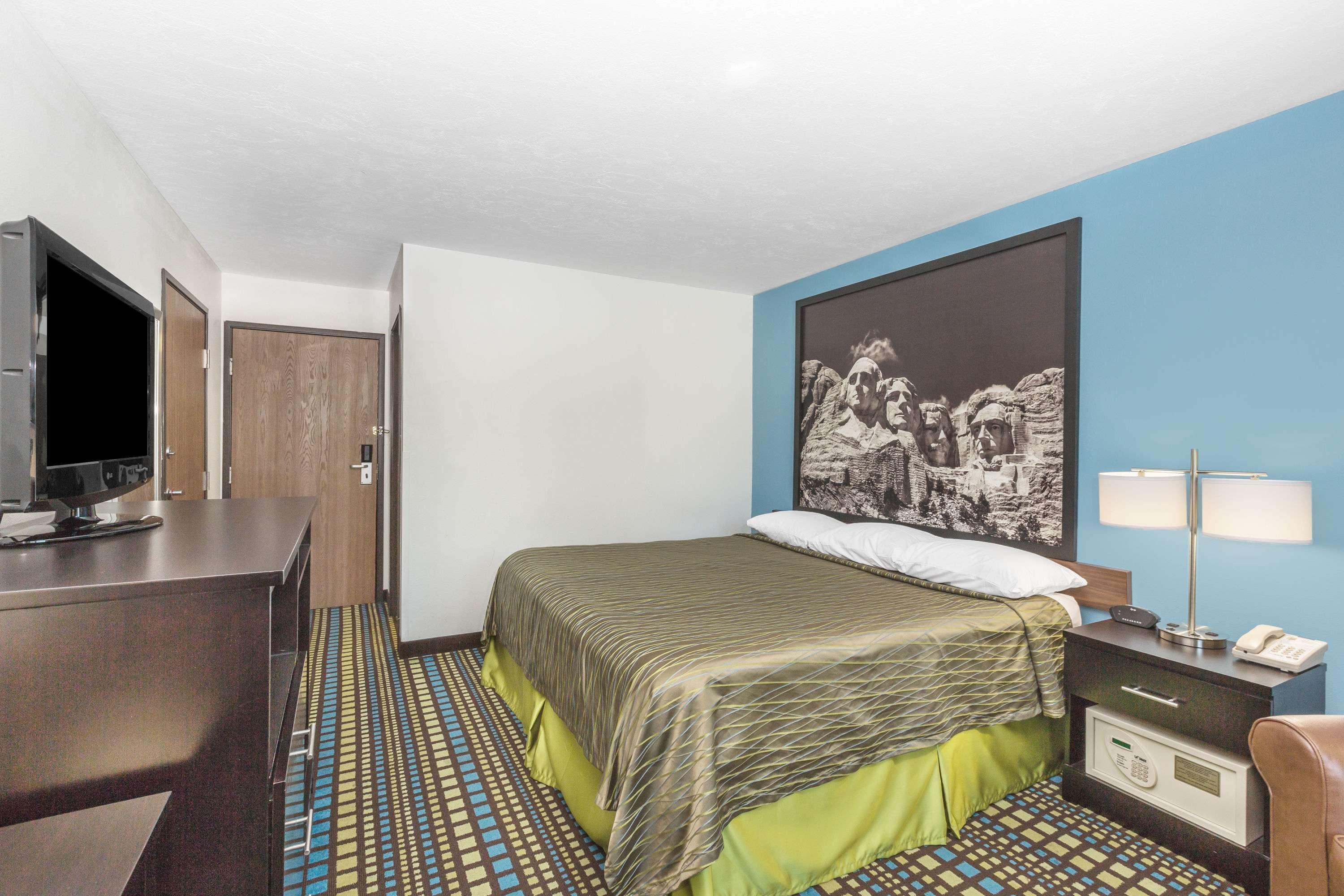 Super 8 by Wyndham North Sioux City — photo 4