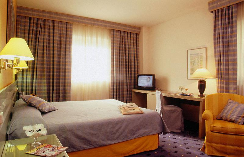 Hotel Exe  Salamanca — photo 5