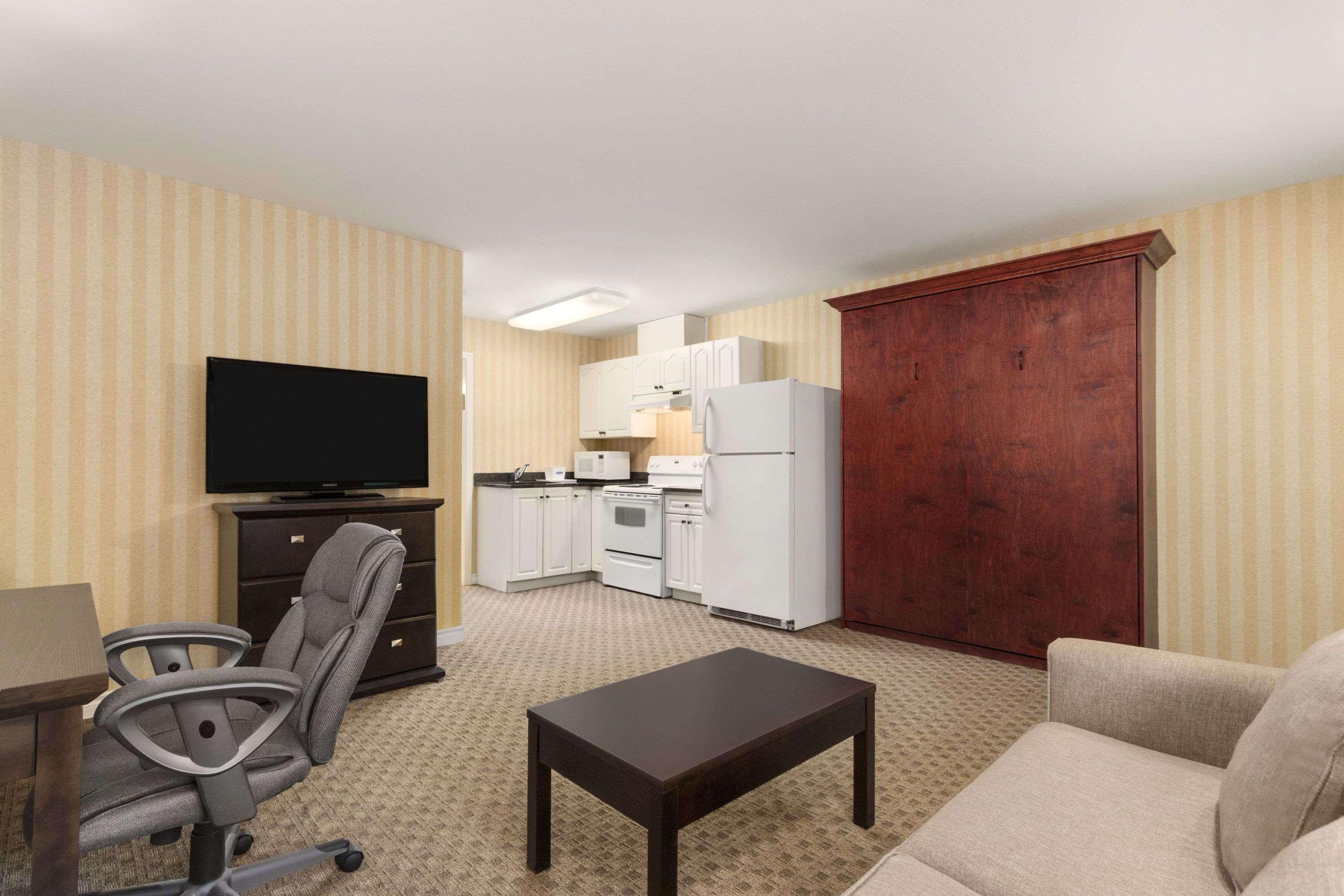 Kamloops Travelodge Mountview — photo 5